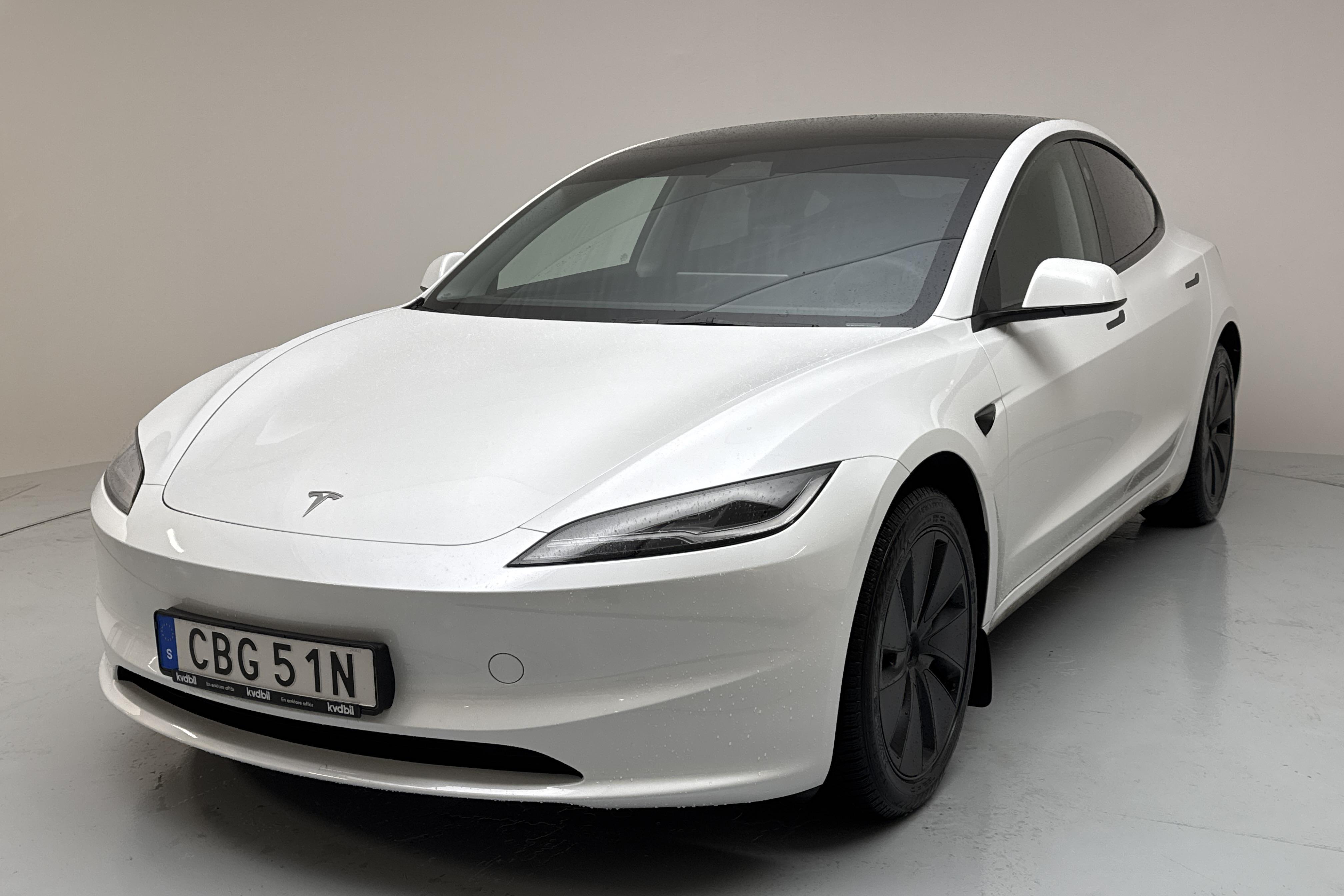 Tesla Model 3 Long Range Dual Motor AWD - 3 410 km - Automatic - white - 2024