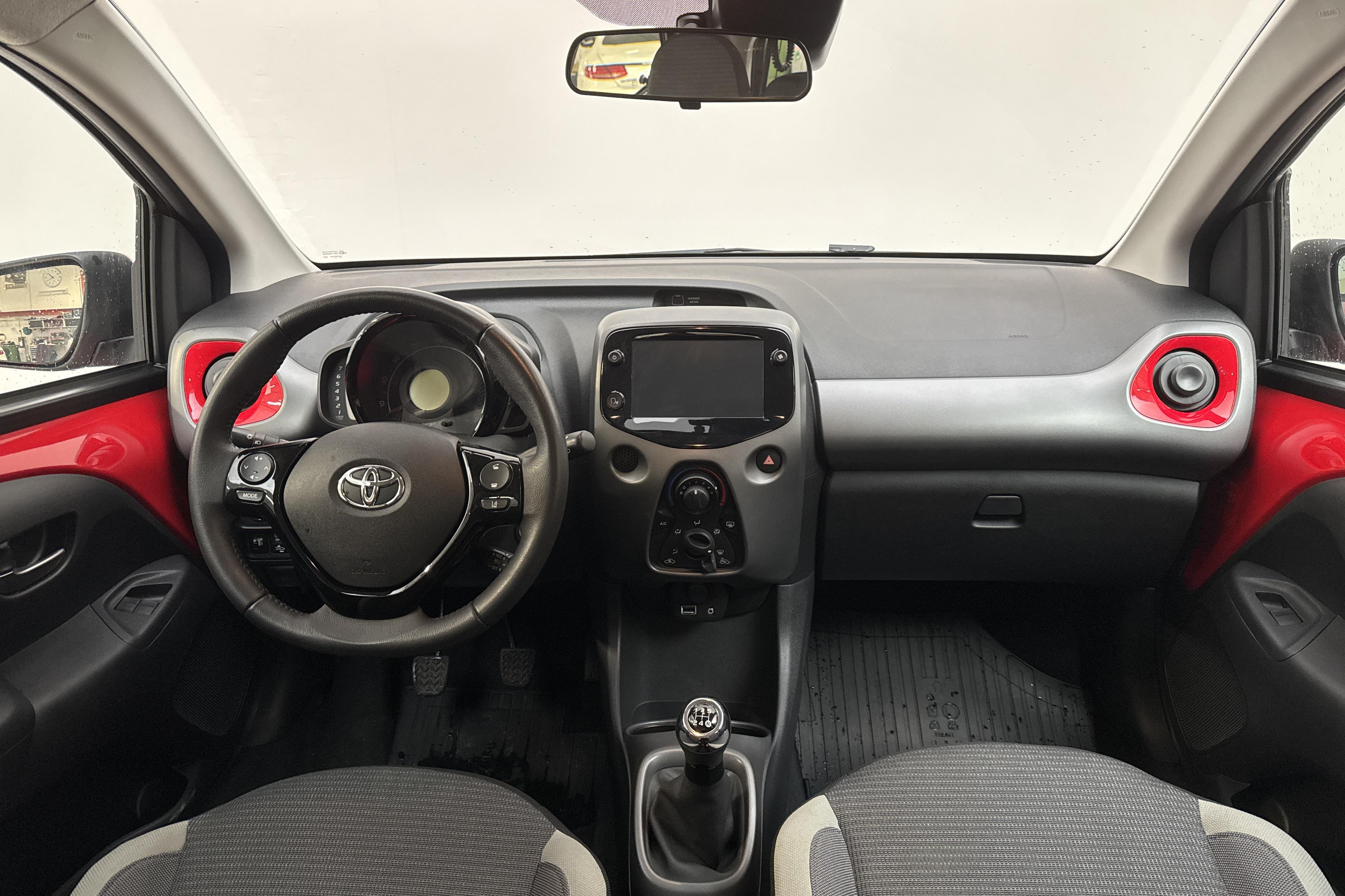 Toyota Aygo 1.0 5dr (72hk) - 12 160 km - Käsitsi - punane - 2021