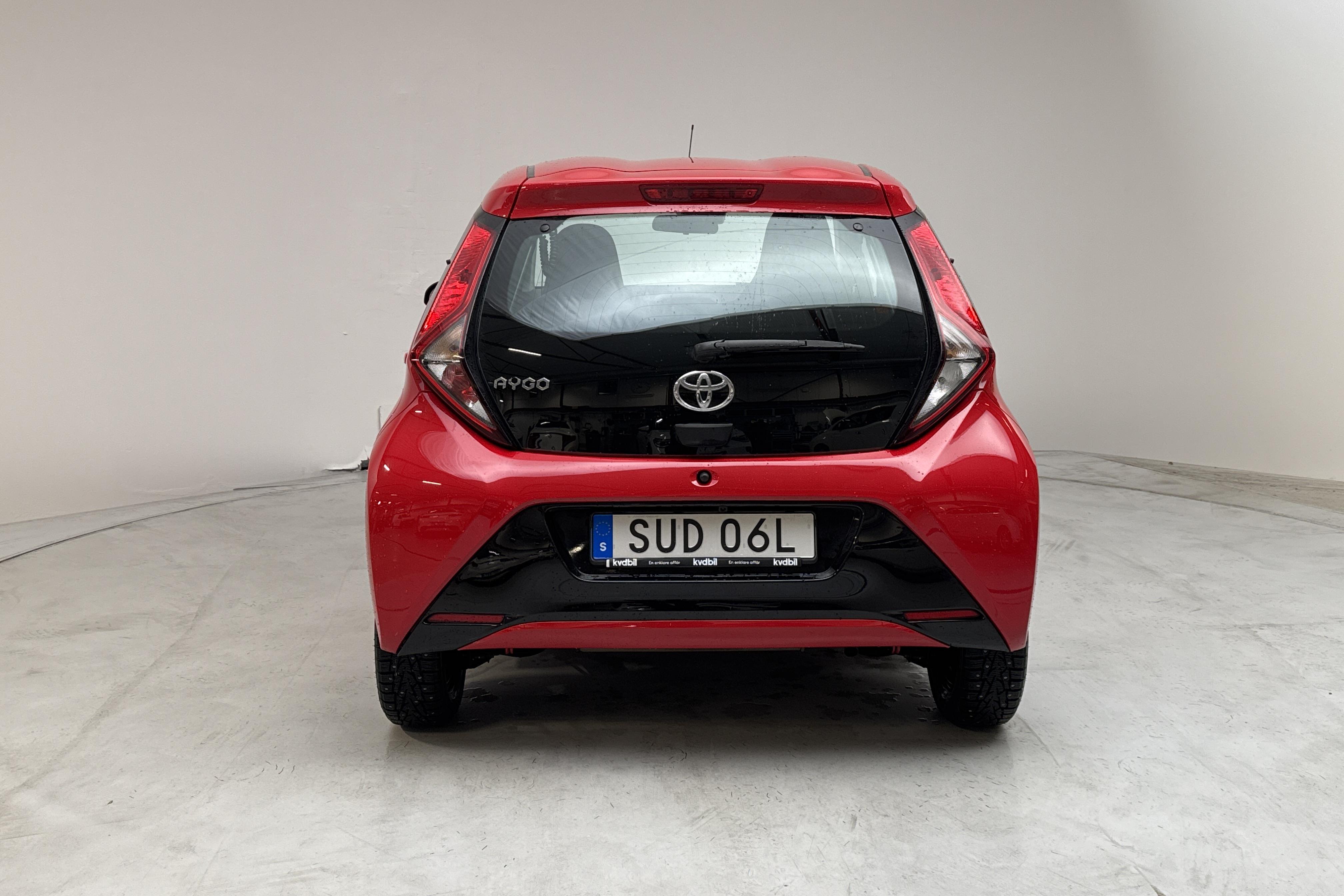 Toyota Aygo 1.0 5dr (72hk) - 12 160 km - Käsitsi - punane - 2021