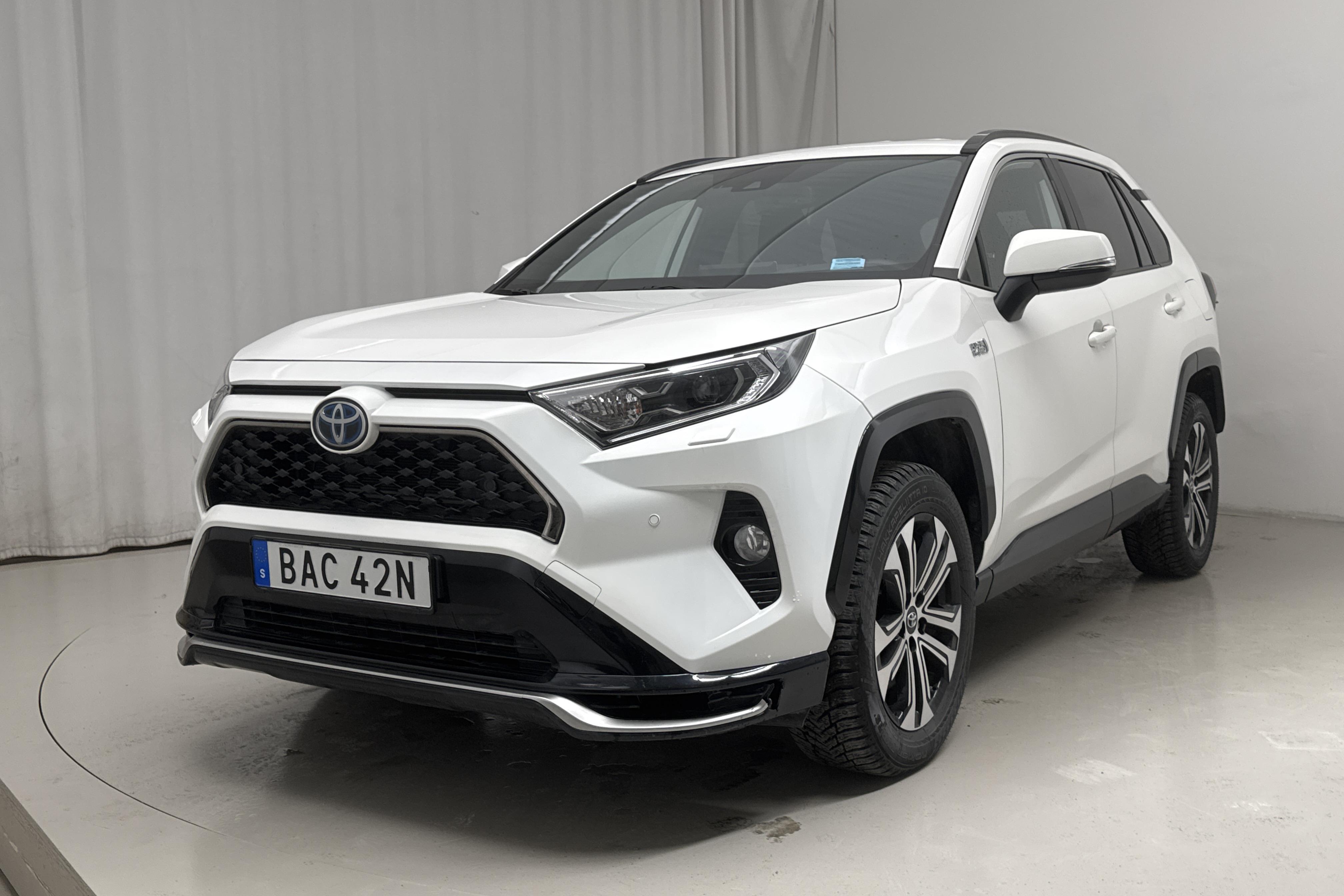 Toyota RAV4 2.5 Plug-in Hybrid AWD (306hk) - 36 310 km - Automatyczna - biały - 2022