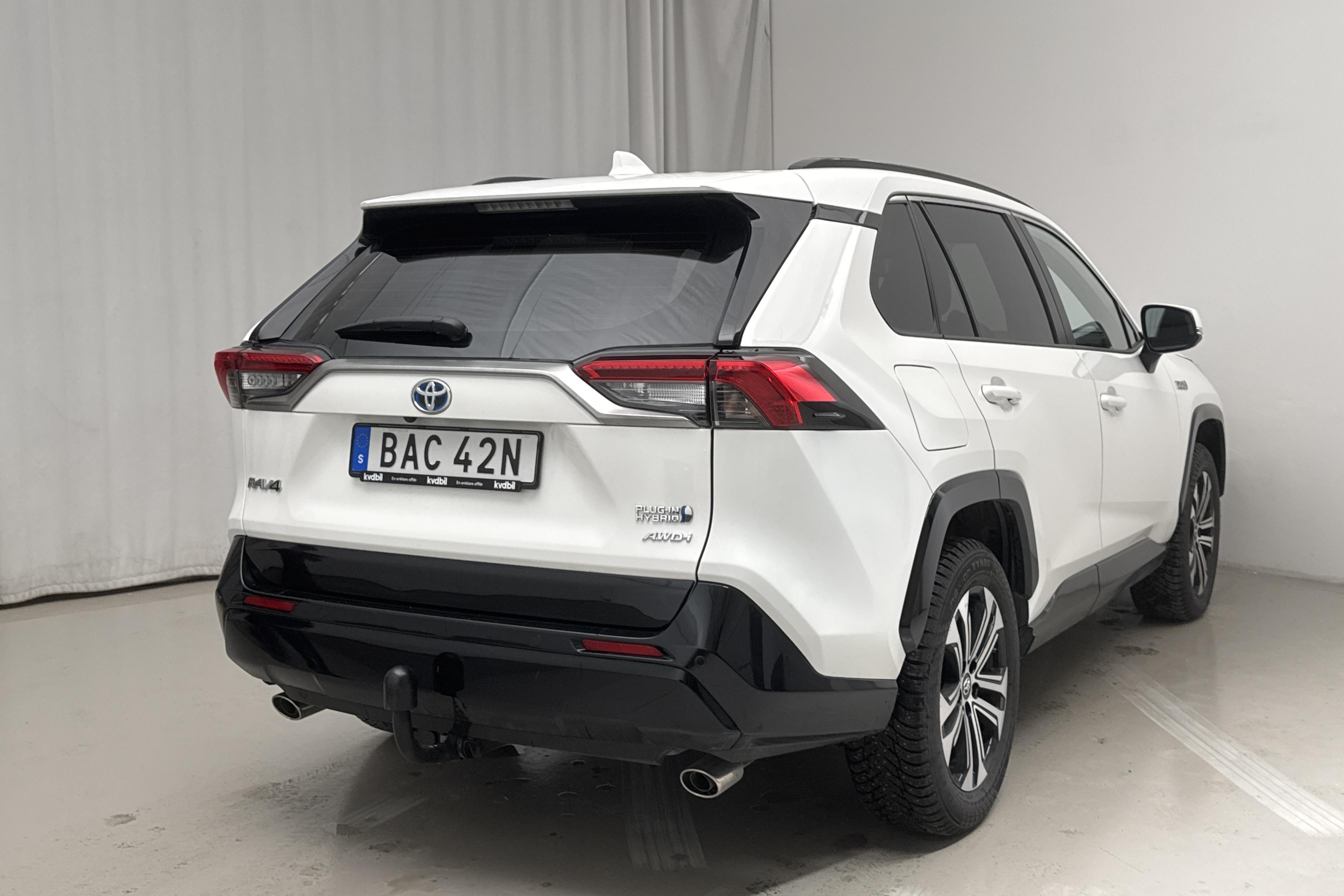 Toyota RAV4 2.5 Plug-in Hybrid AWD (306hk) - 36 310 km - Automatyczna - biały - 2022