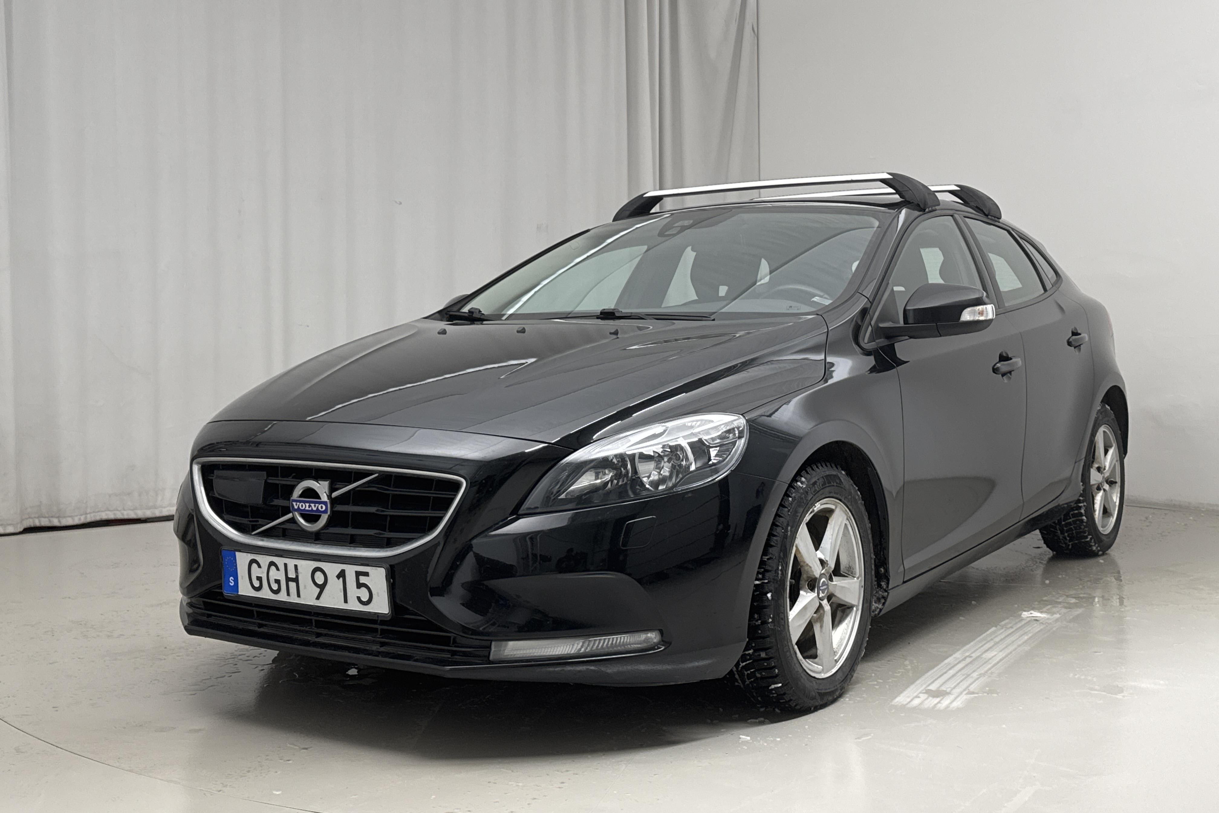 Volvo V40 D2 (115hk) - 178 000 km - Käsitsi - must - 2015