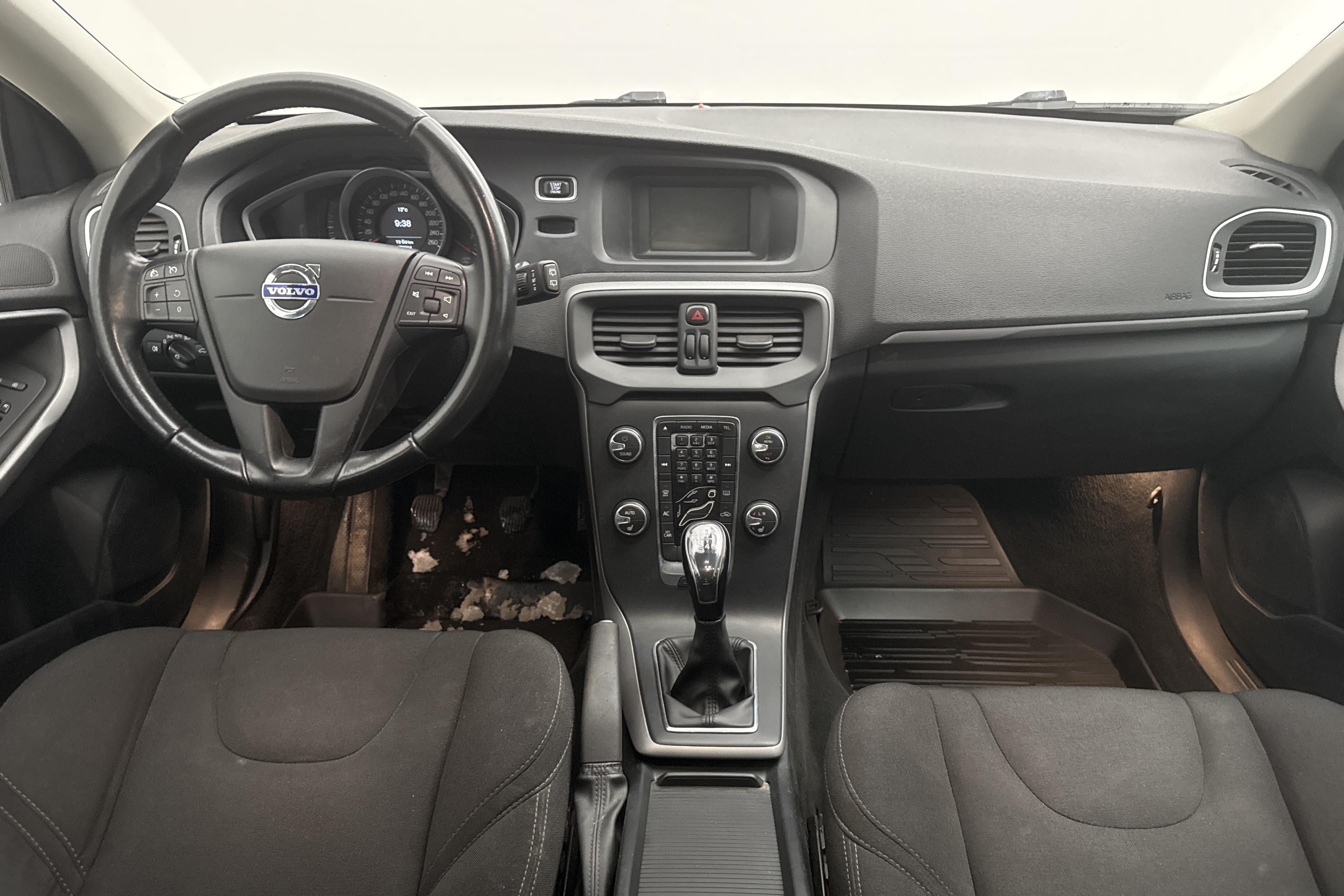 Volvo V40 D2 (115hk) - 178 000 km - Käsitsi - must - 2015