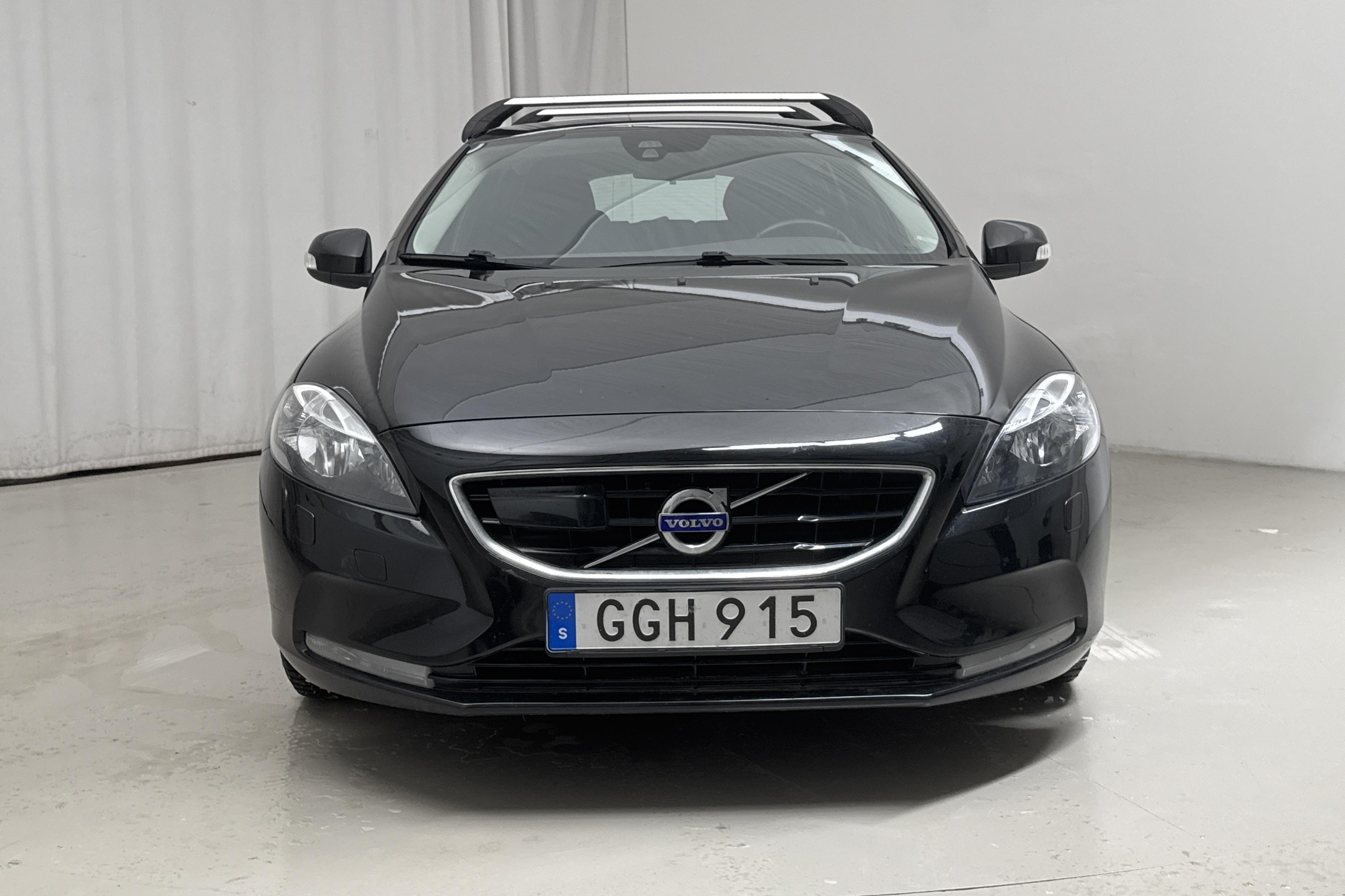 Volvo V40 D2 (115hk) - 178 000 km - Käsitsi - must - 2015