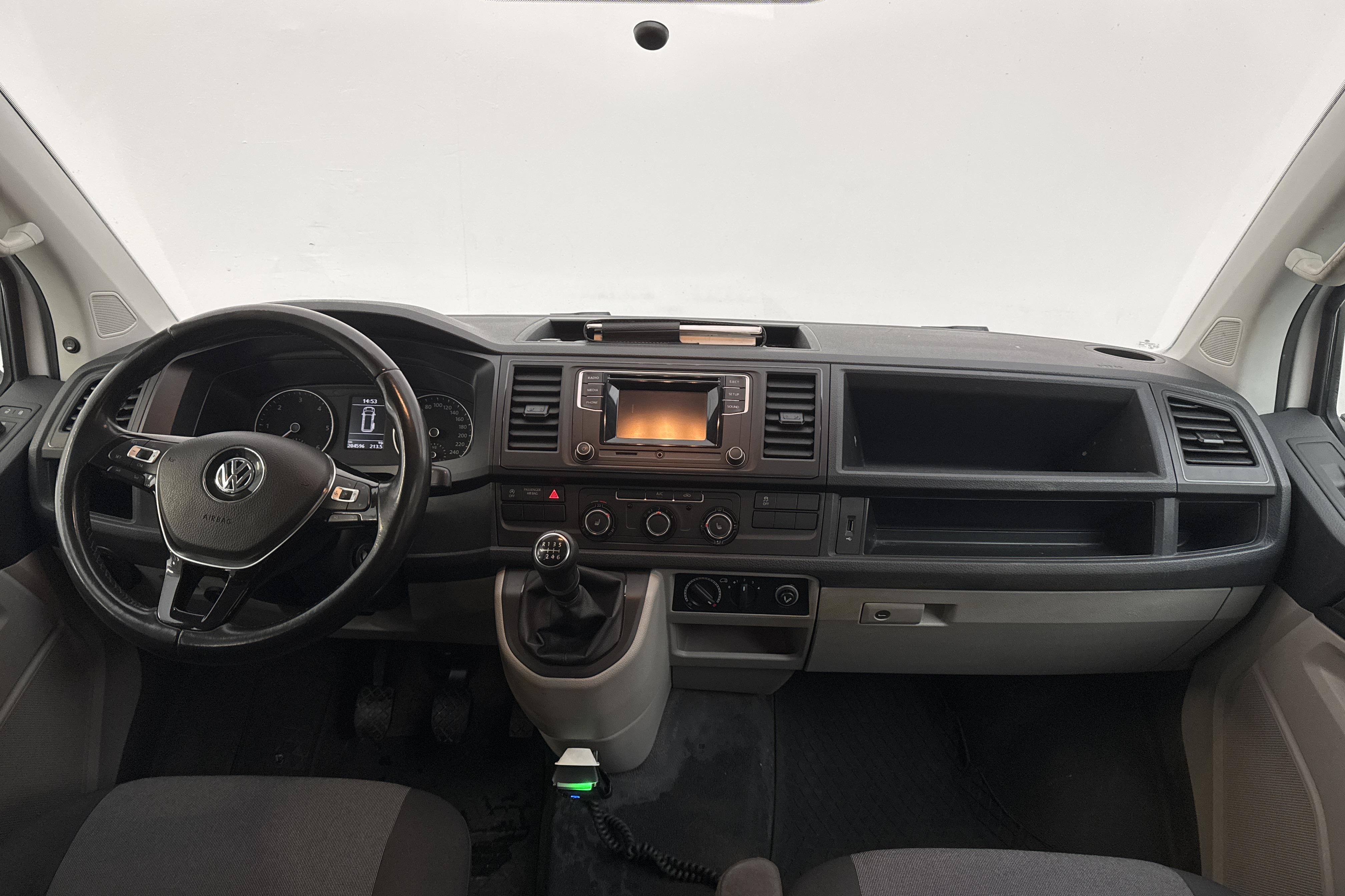 VW Transporter Kombi T6 2.0 TDI BMT Skåp 4MOTION (150hk) - 204 590 km - Manualna - biały - 2019