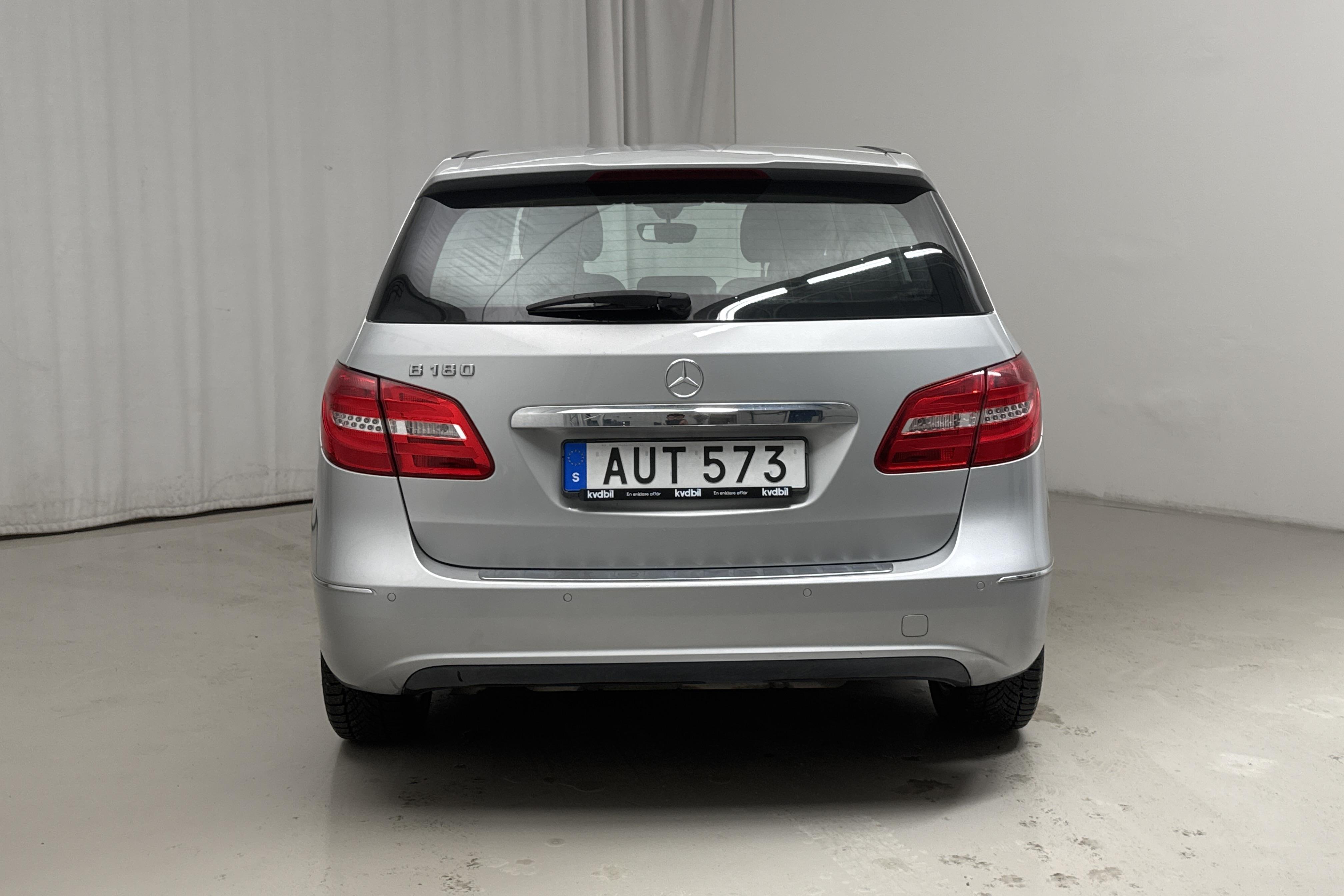 Mercedes B 180 W246 (122hk) - 9 865 mil - Manuell - silver - 2014