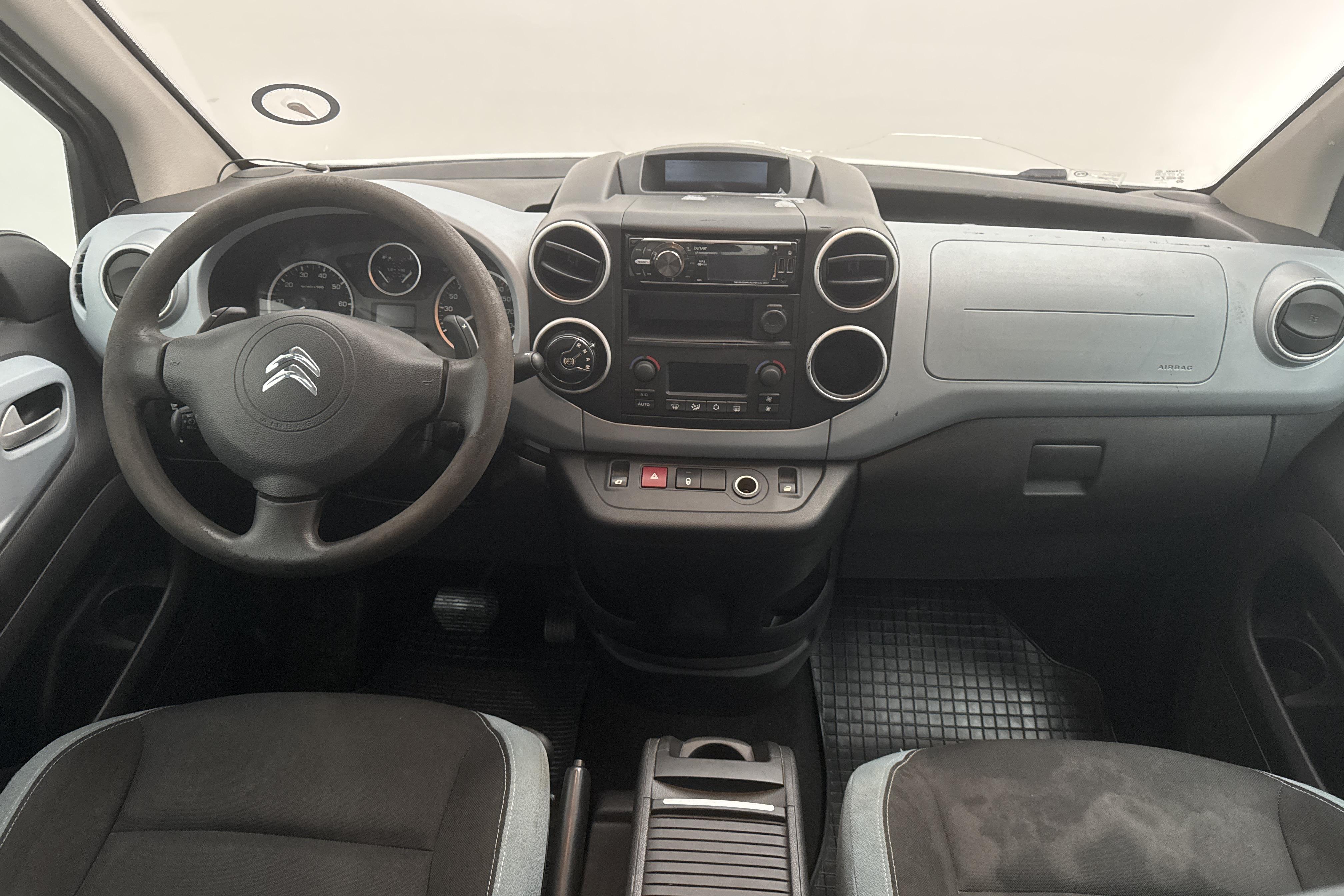 Citroen Berlingo Family III 1.6 HDI (92hk) - 190 370 km - Automatyczna - biały - 2012