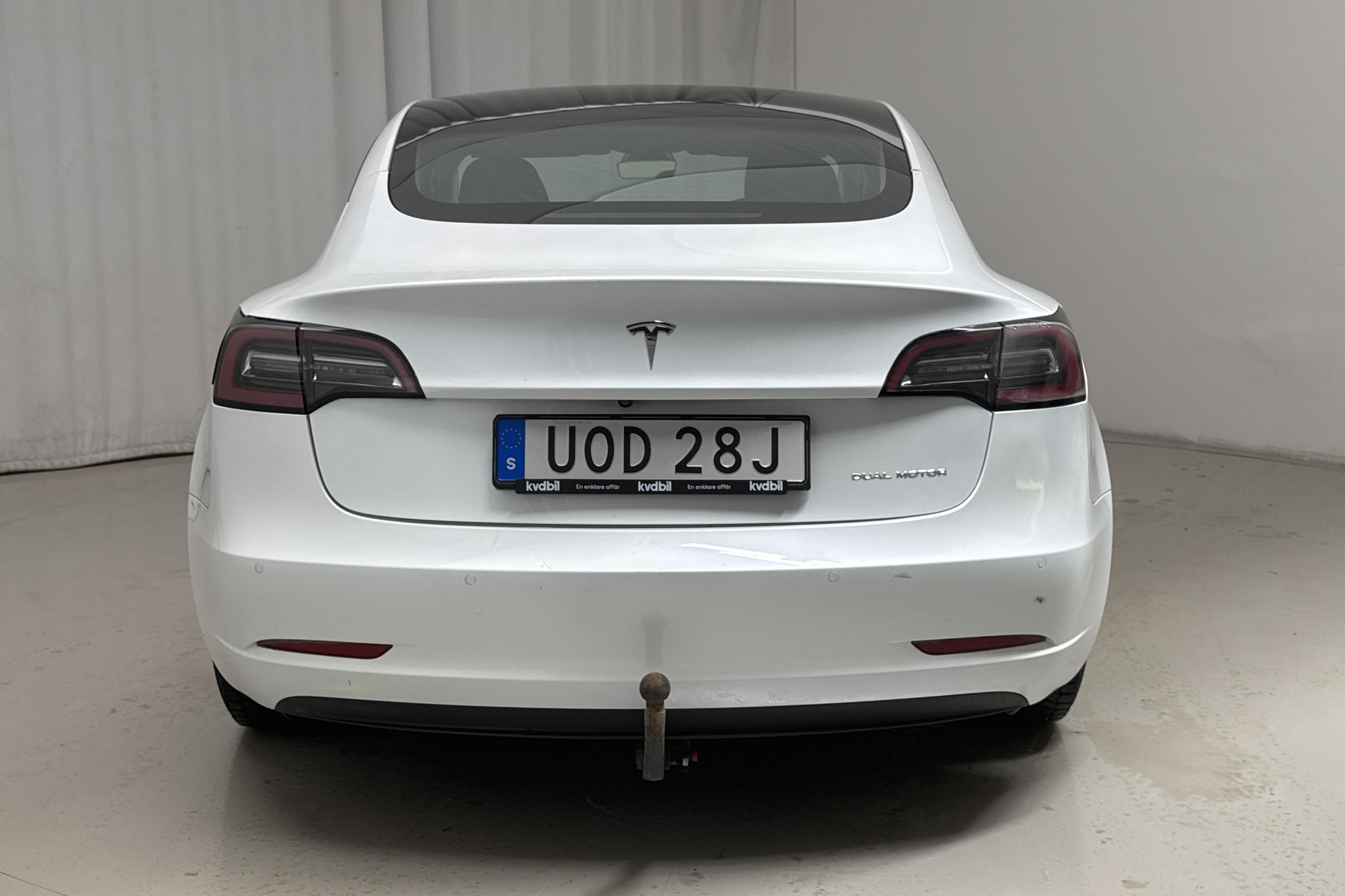 Tesla Model 3 Long Range Dual Motor AWD - 8 387 mil - Automat - vit - 2021