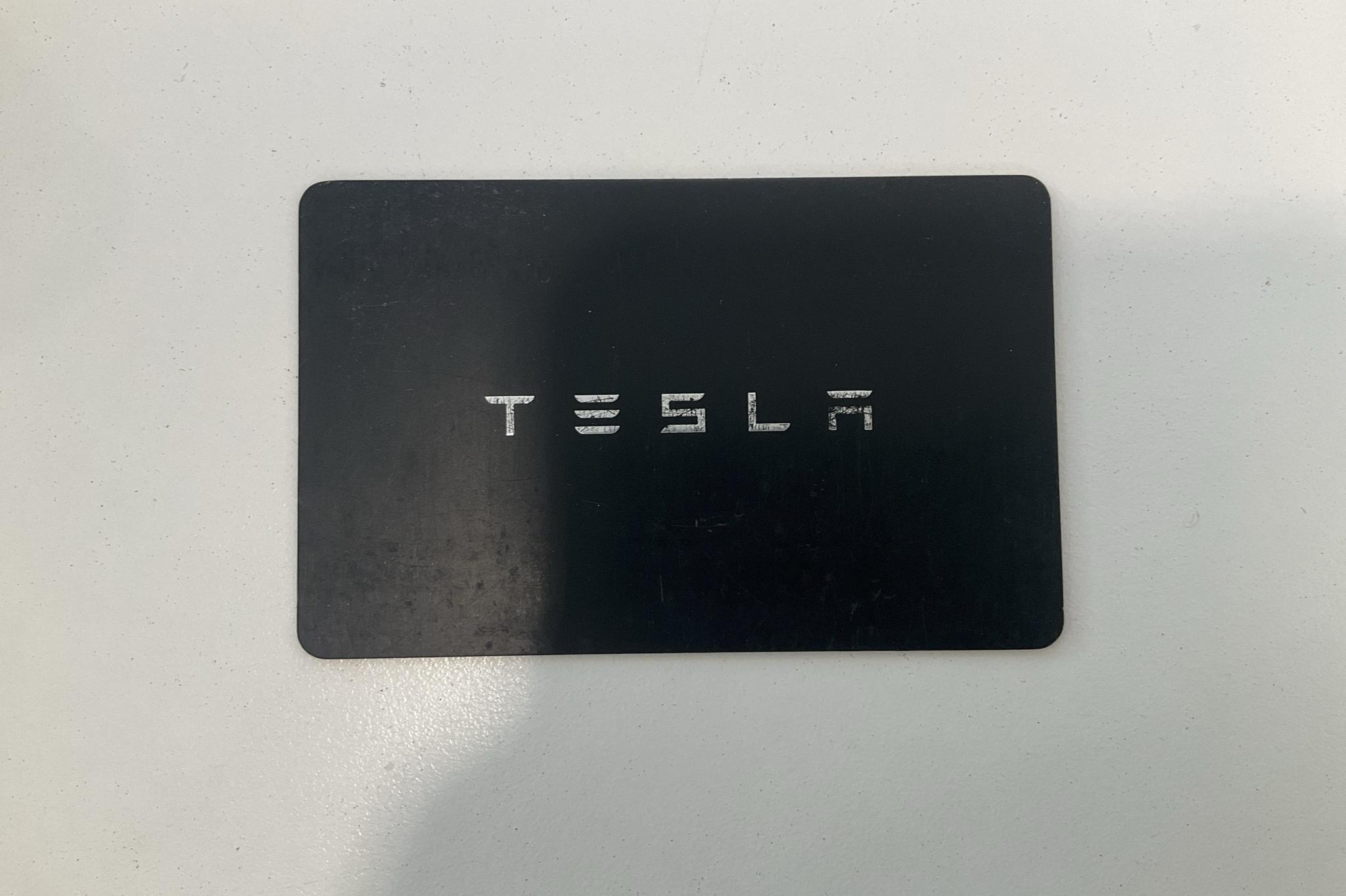 Tesla Model 3 Long Range Dual Motor AWD - 8 387 mil - Automat - vit - 2021