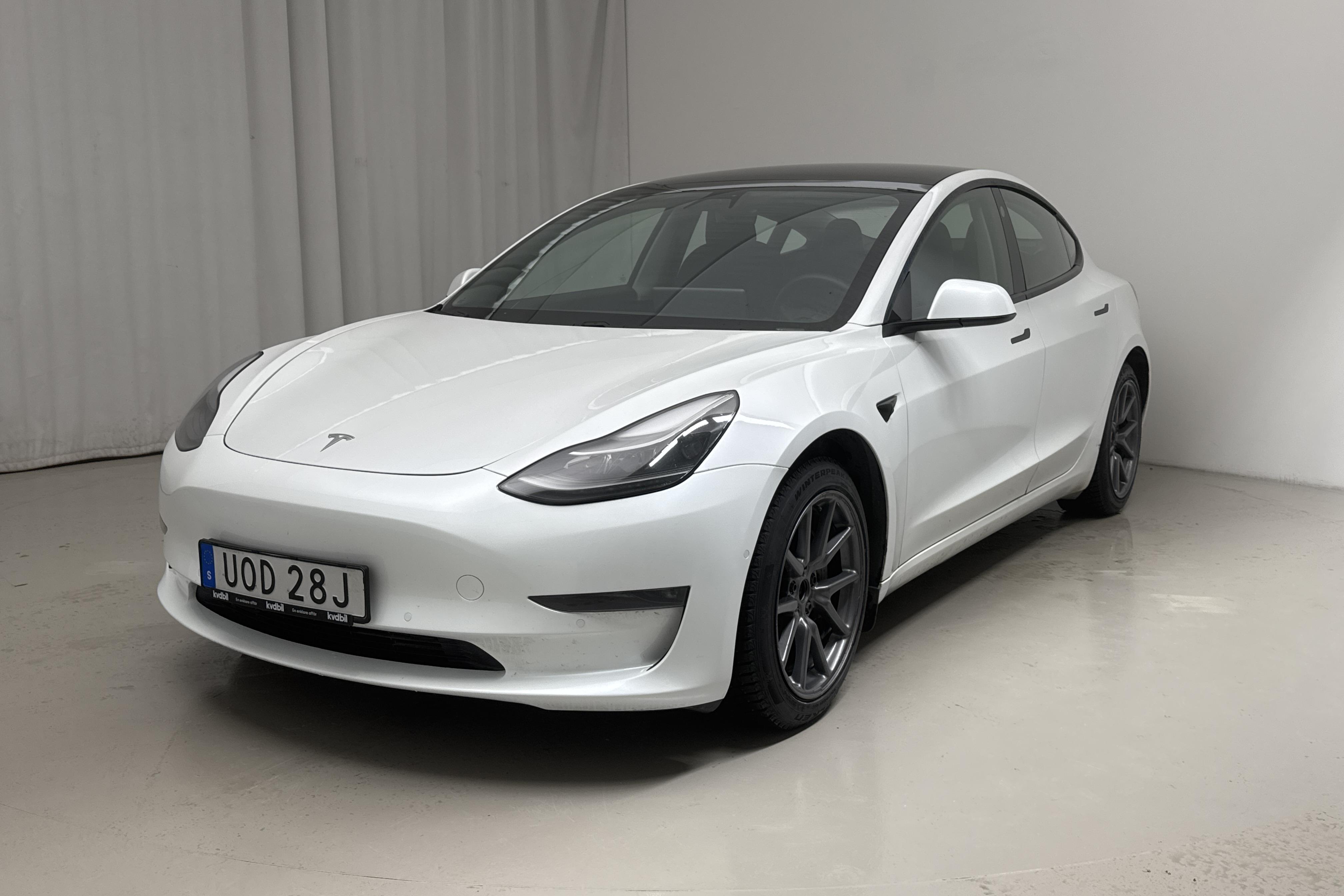 Tesla Model 3 Long Range Dual Motor AWD - 8 387 mil - Automat - vit - 2021