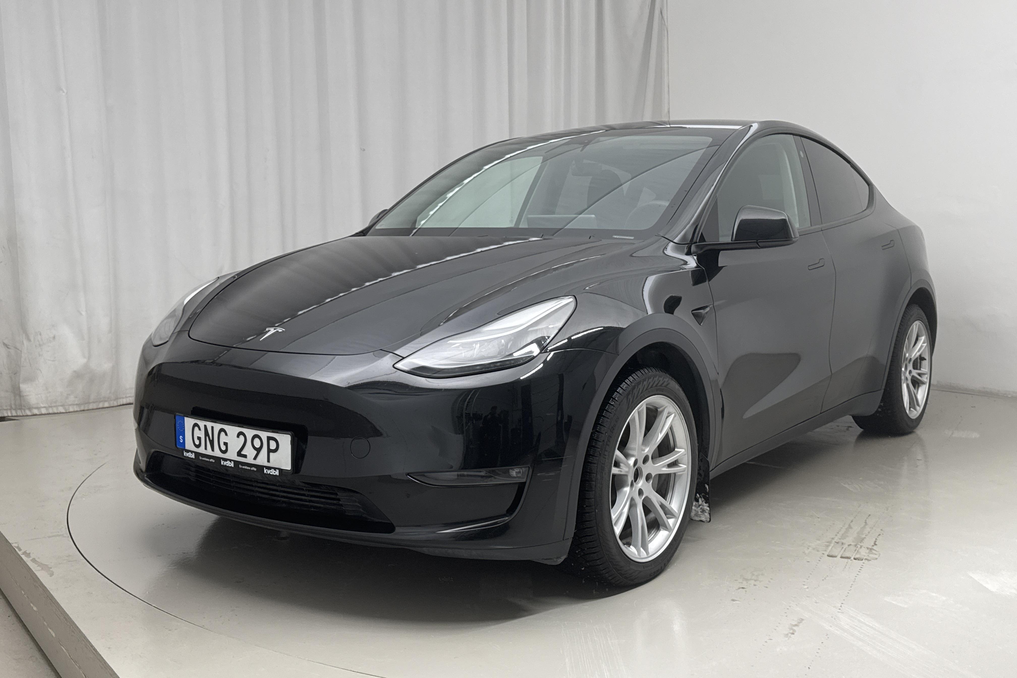 Tesla Model Y Long Range Dual Motor AWD - 3 572 mil - Automat - svart - 2024