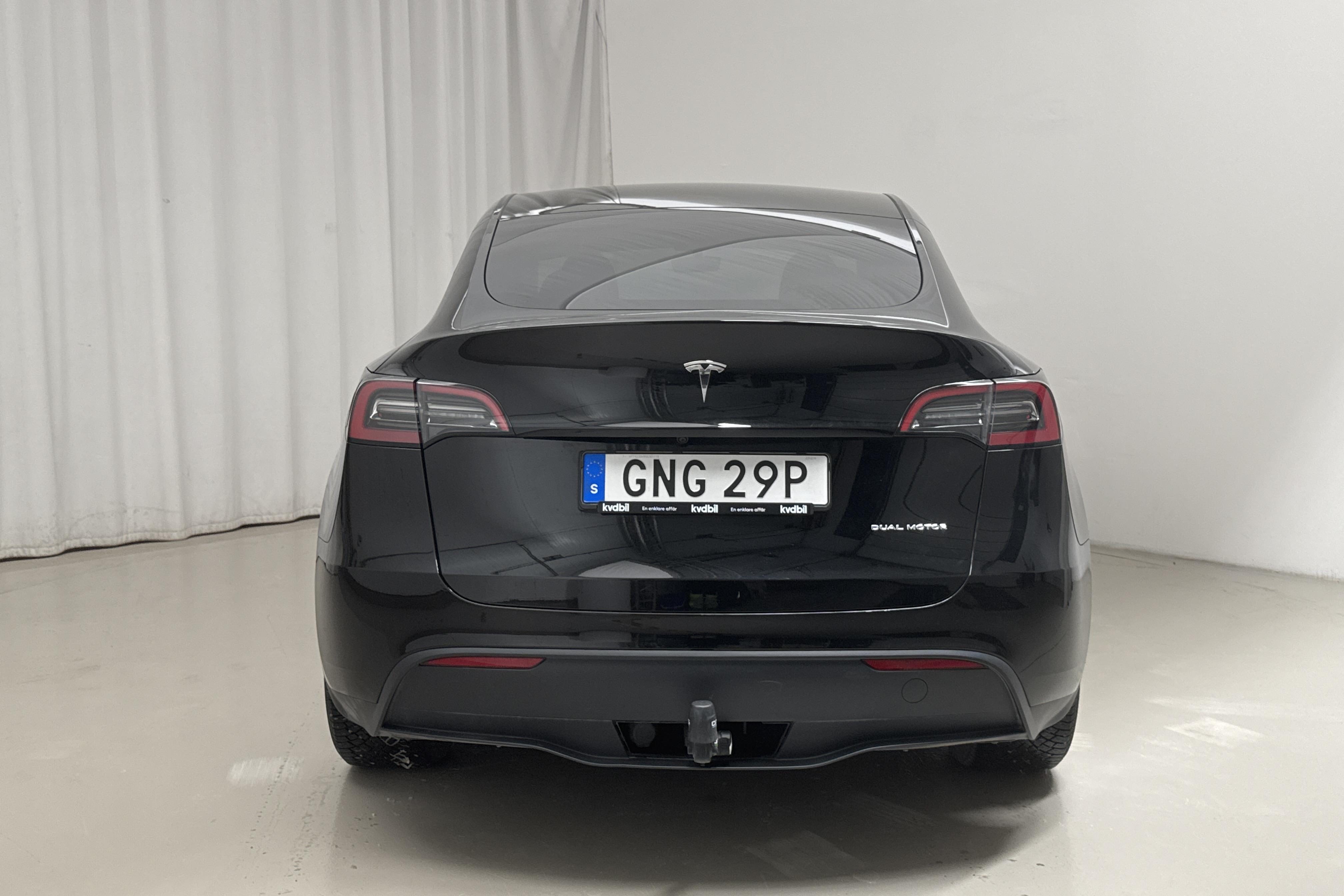 Tesla Model Y Long Range Dual Motor AWD - 3 572 mil - Automat - svart - 2024