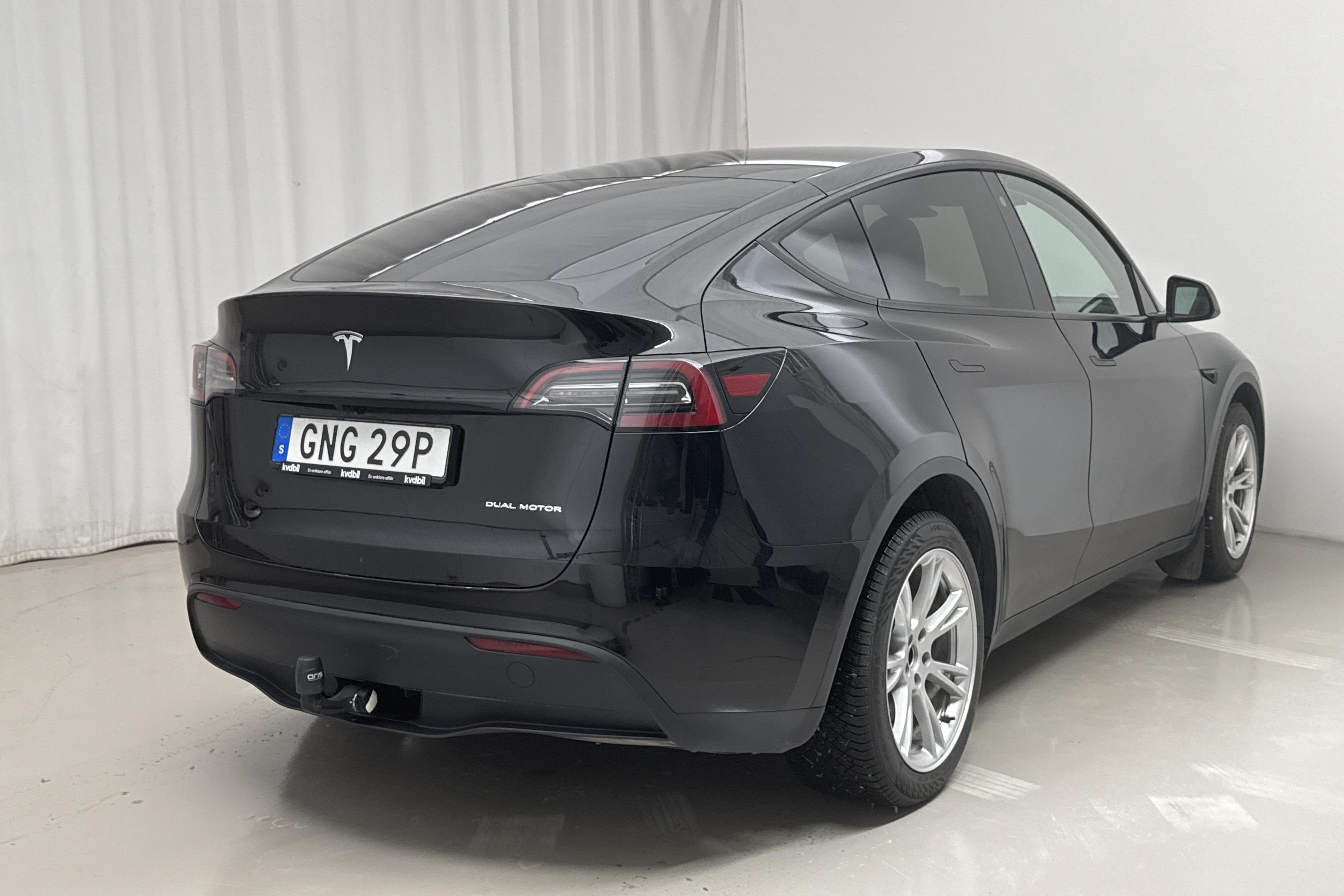 Tesla Model Y Long Range Dual Motor AWD - 3 572 mil - Automat - svart - 2024