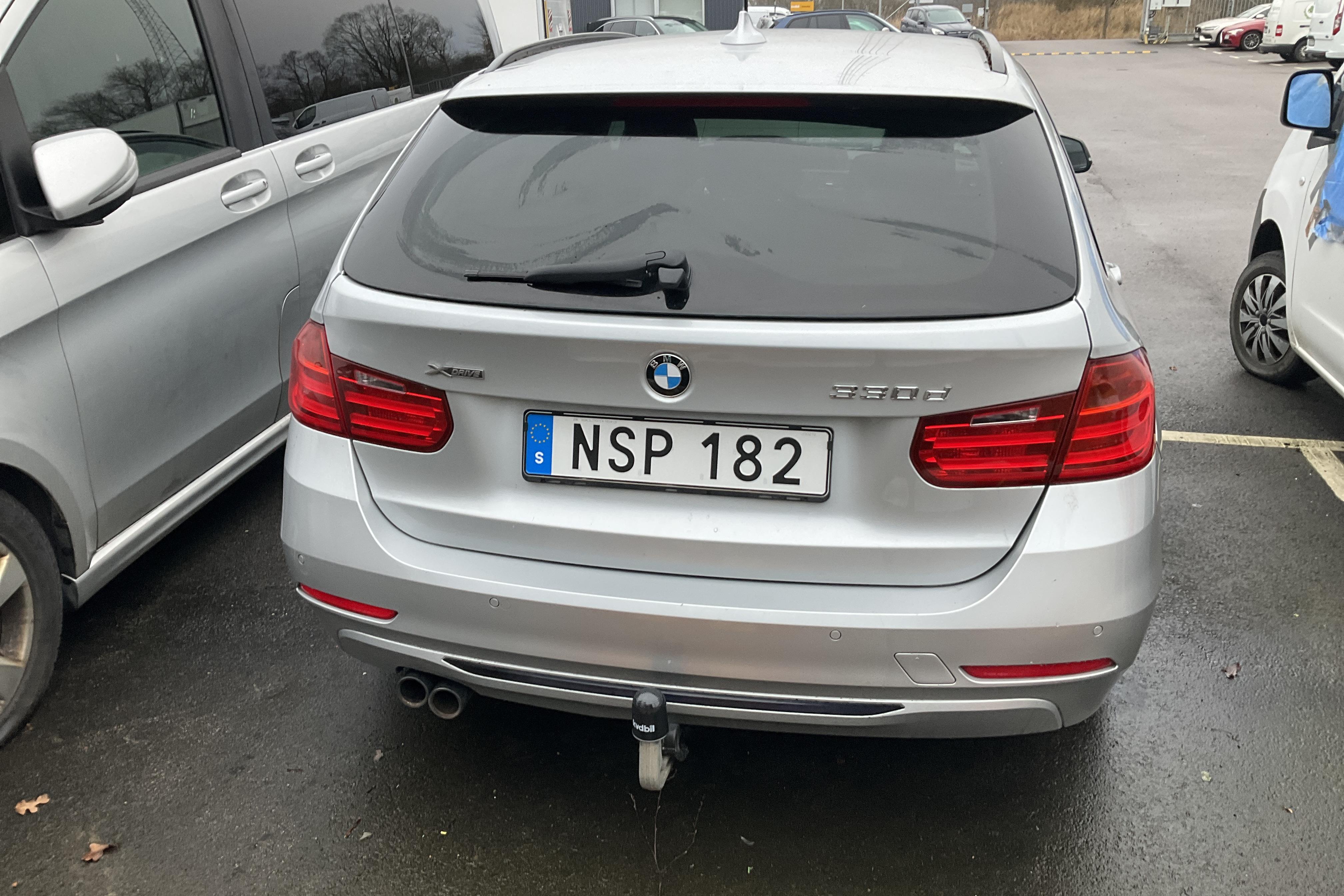 BMW 330d xDrive Touring, F31 (258hk) - 16 353 mil - Automat - silver - 2015