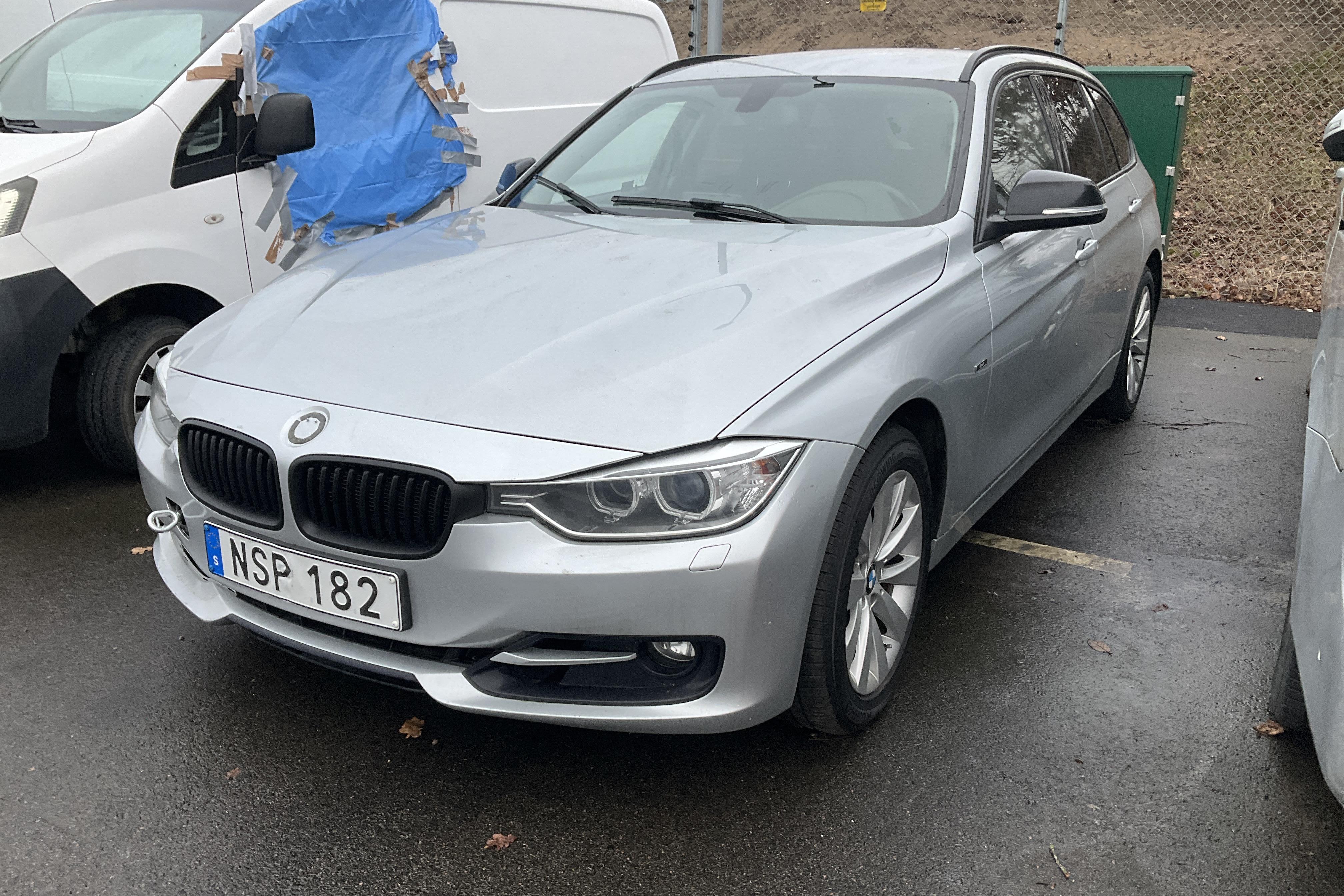 BMW 330d xDrive Touring, F31 (258hk) - 16 353 mil - Automat - silver - 2015