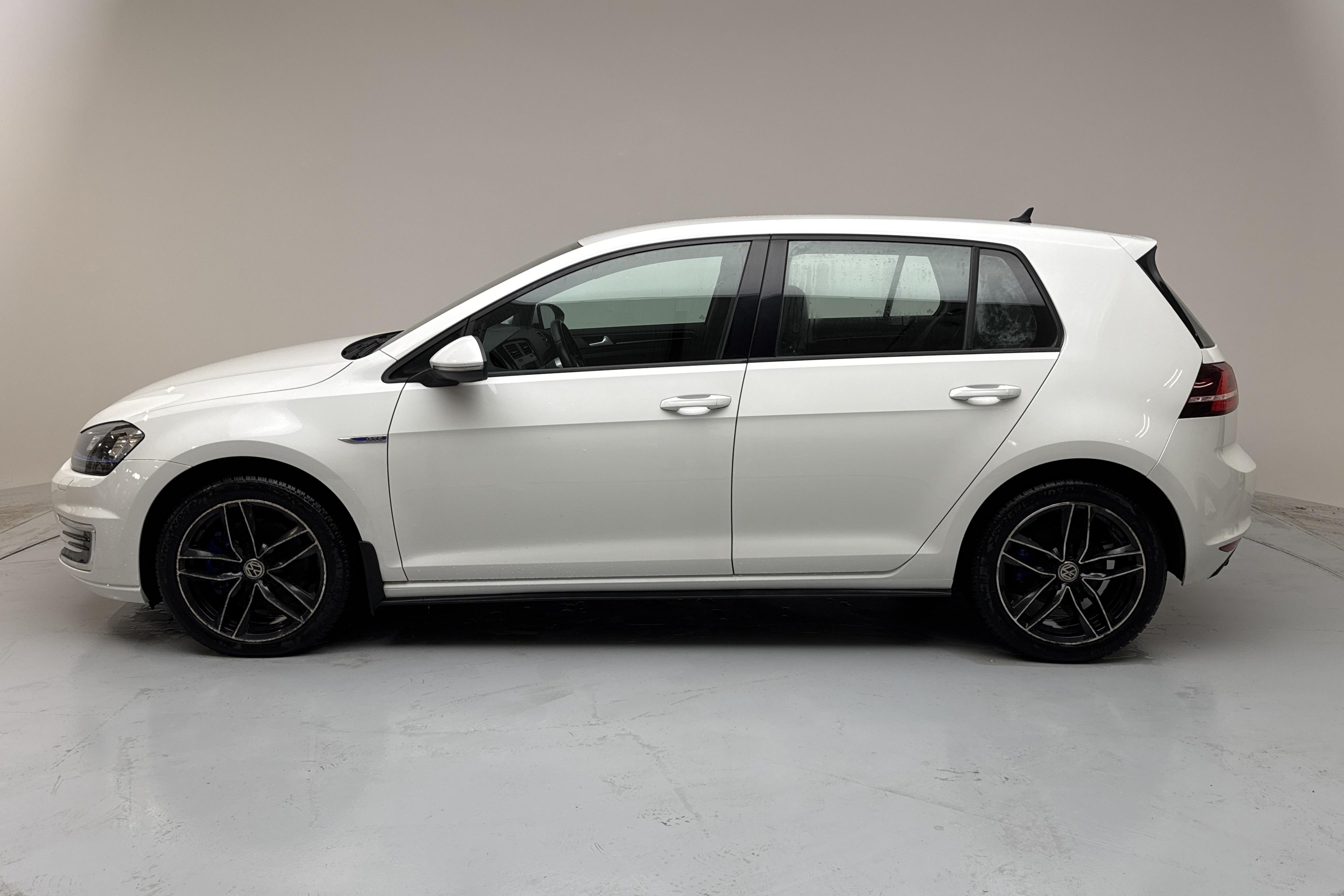 VW Golf VII 1.4 Plug-in-Hybrid 5dr (204hk) - 18 100 mil - Automat - vit - 2016