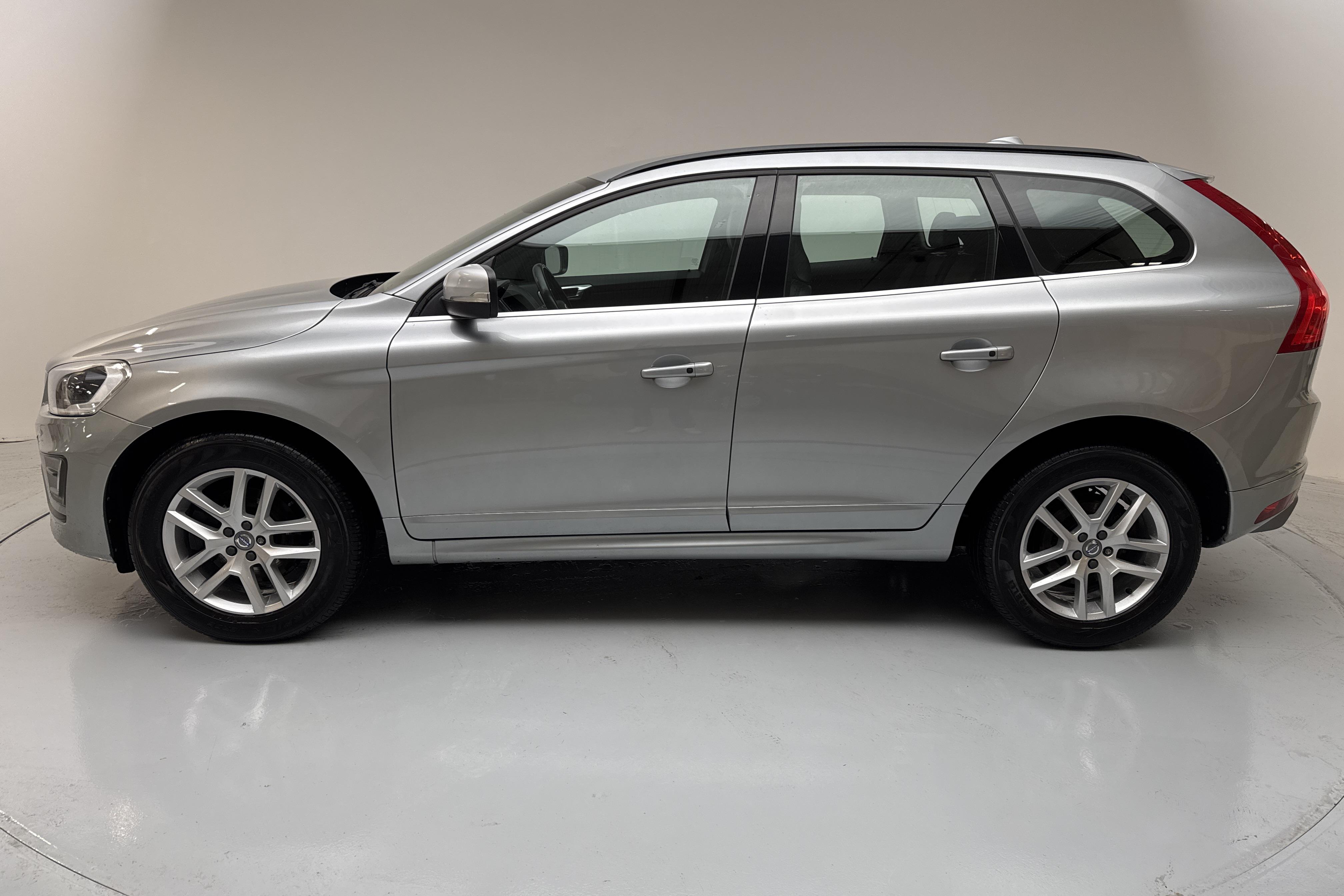 Volvo XC60 D4 AWD (190hk) - 193 260 km - Automatic - silver - 2017