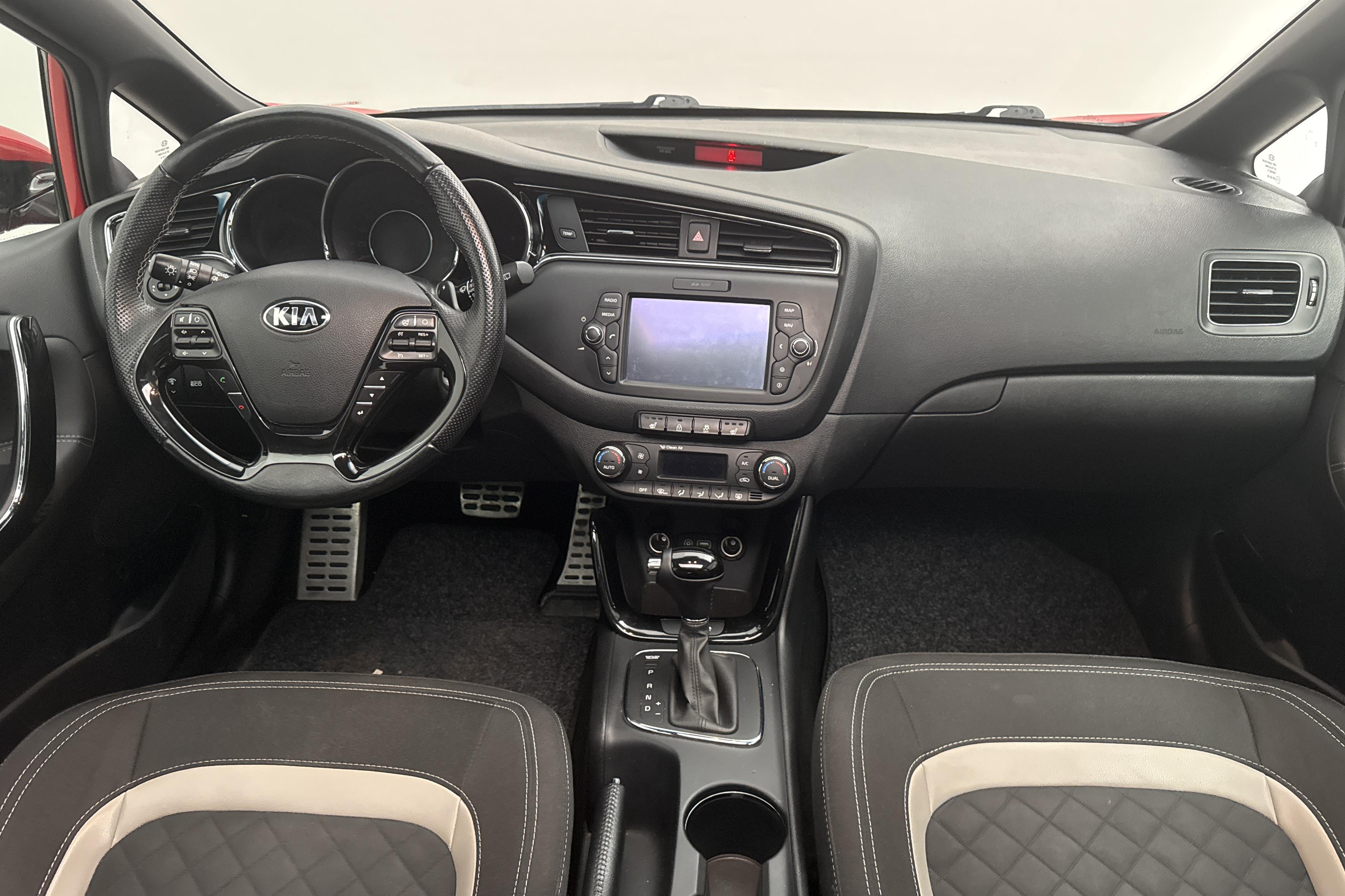 KIA Cee'd 1.6 CRDi SW (136hk) - 57 310 km - Automatic - red - 2016