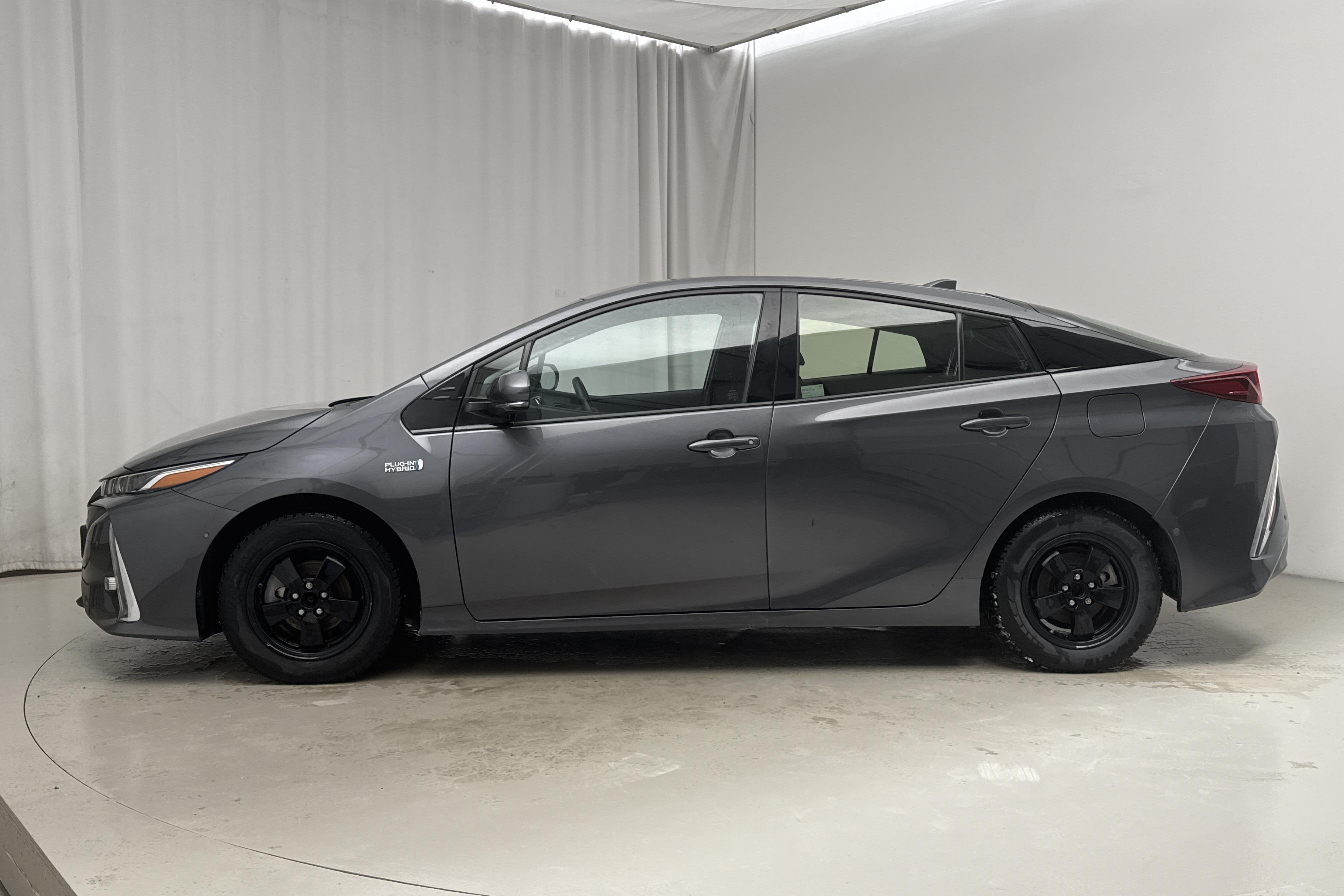 Toyota Prius 1.8 Plug-In (99hk) - 41 040 km - Automaatne - Dark Grey - 2018