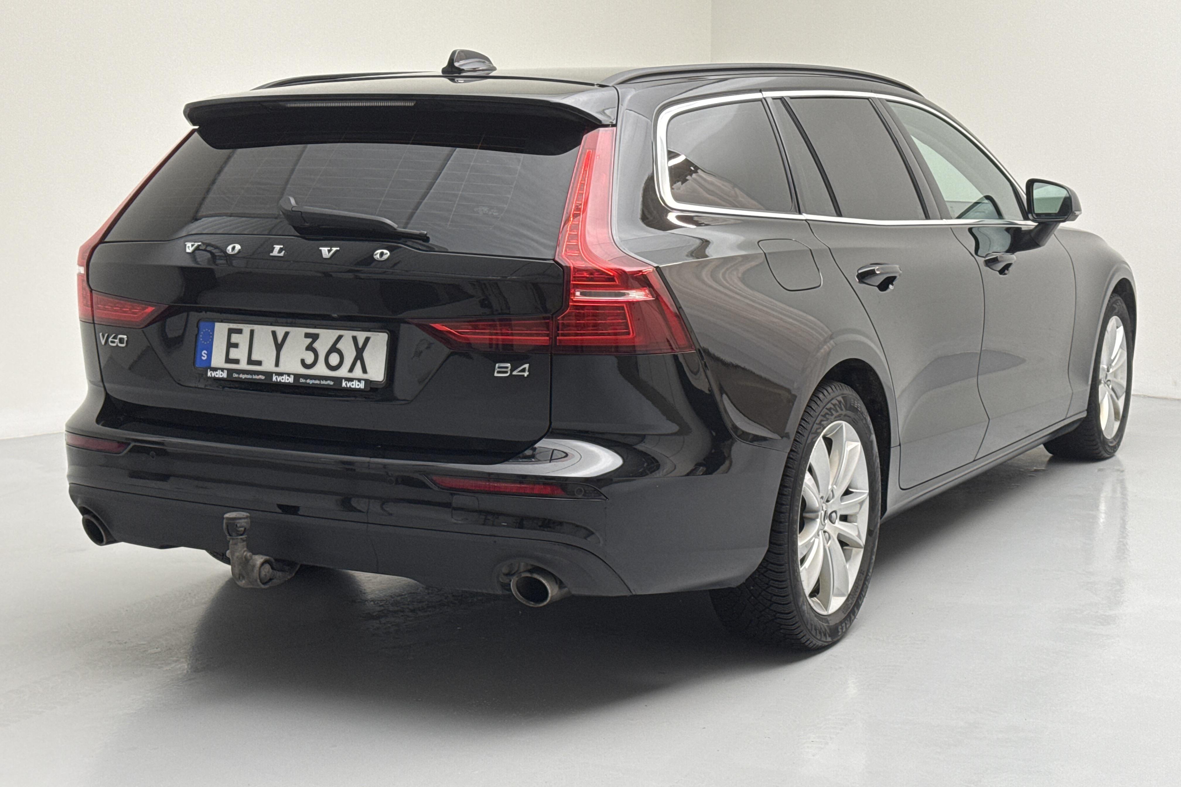 Volvo V60 B4 Mildhybrid, Diesel (197hk) - 113 160 km - Automatyczna - czarny - 2022