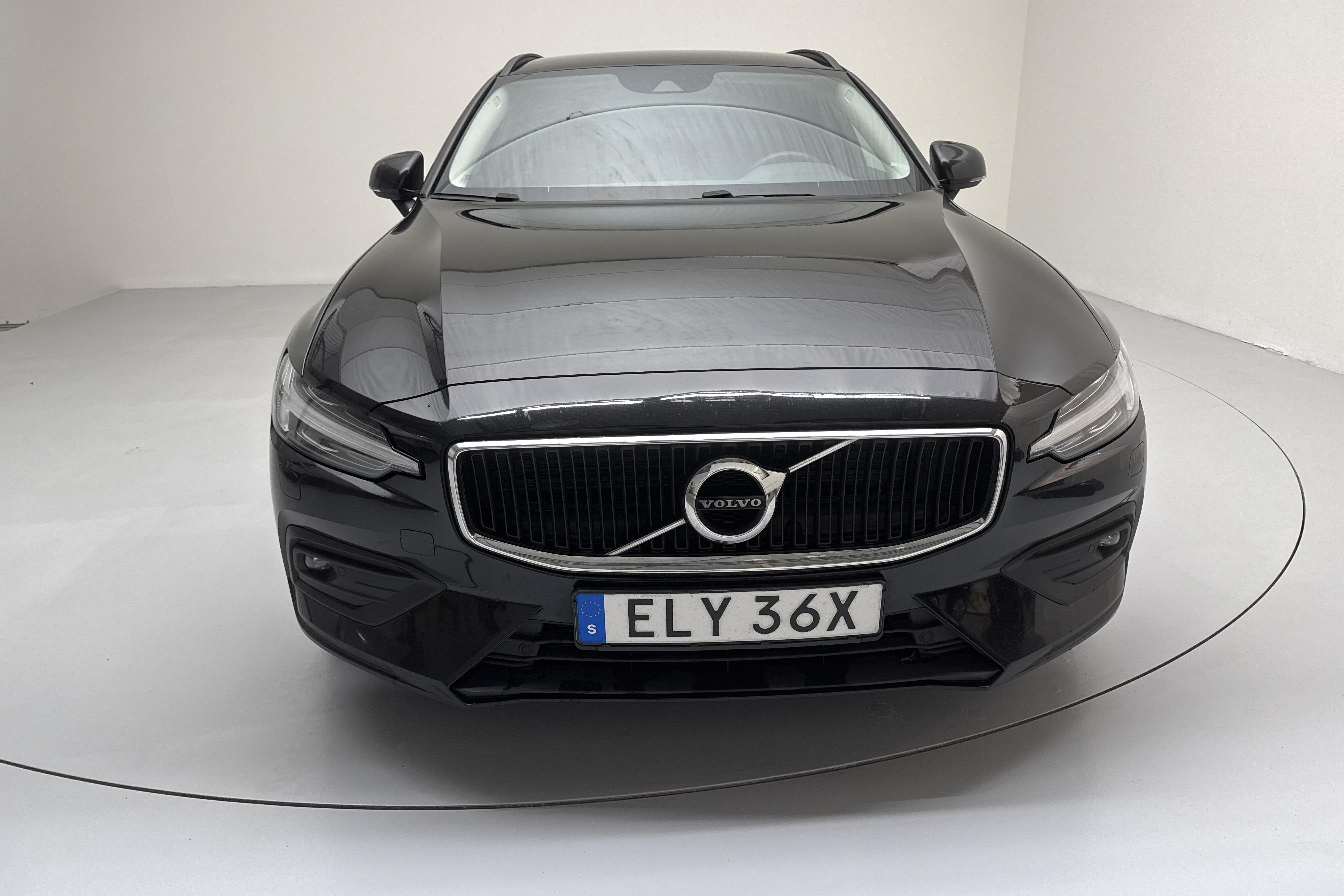 Volvo V60 B4 Mildhybrid, Diesel (197hk) - 113 160 km - Automatyczna - czarny - 2022