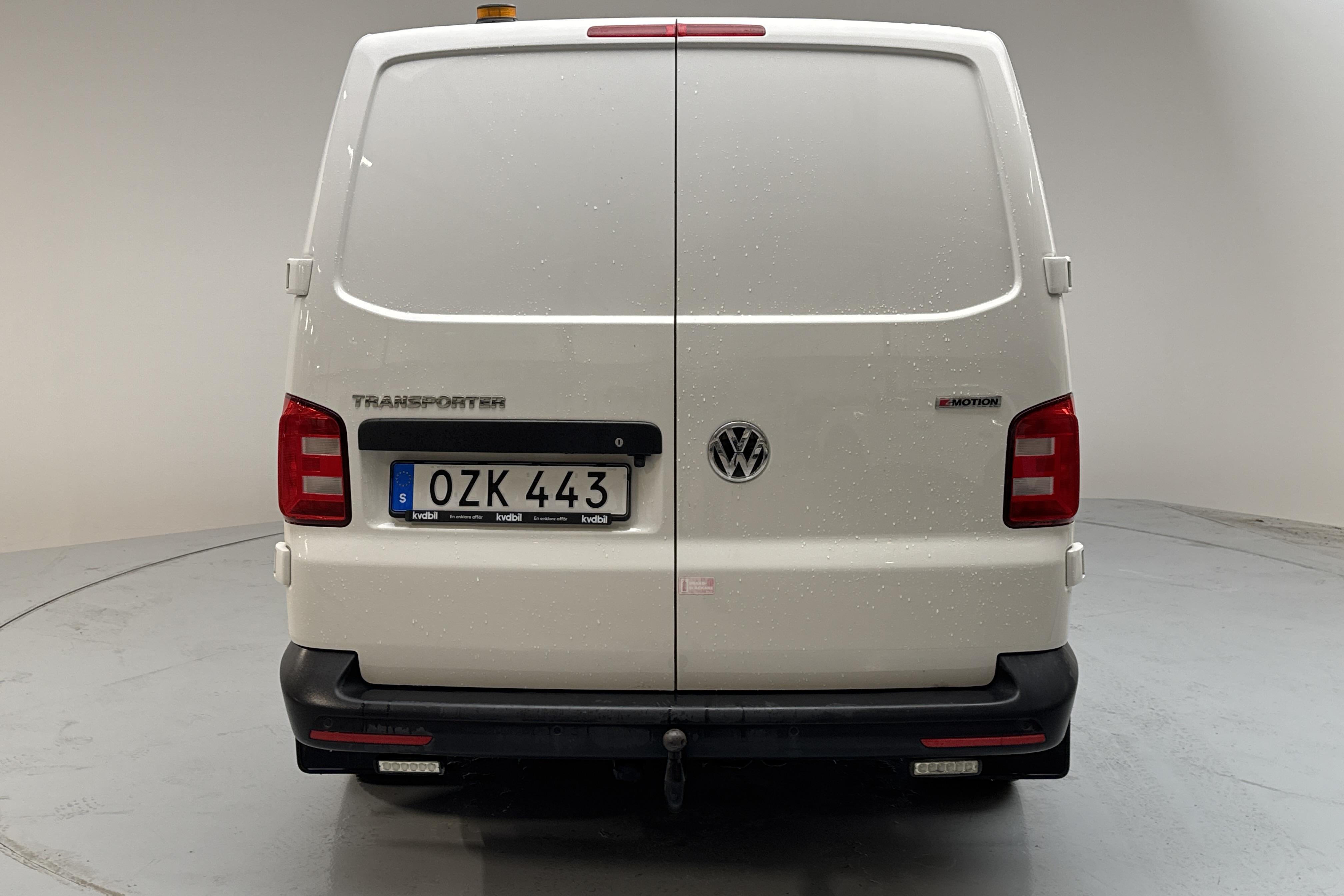 VW Transporter T6 2.0 TDI BMT Skåp 4MOTION (150hk) - 45 730 km - Automatyczna - biały - 2018