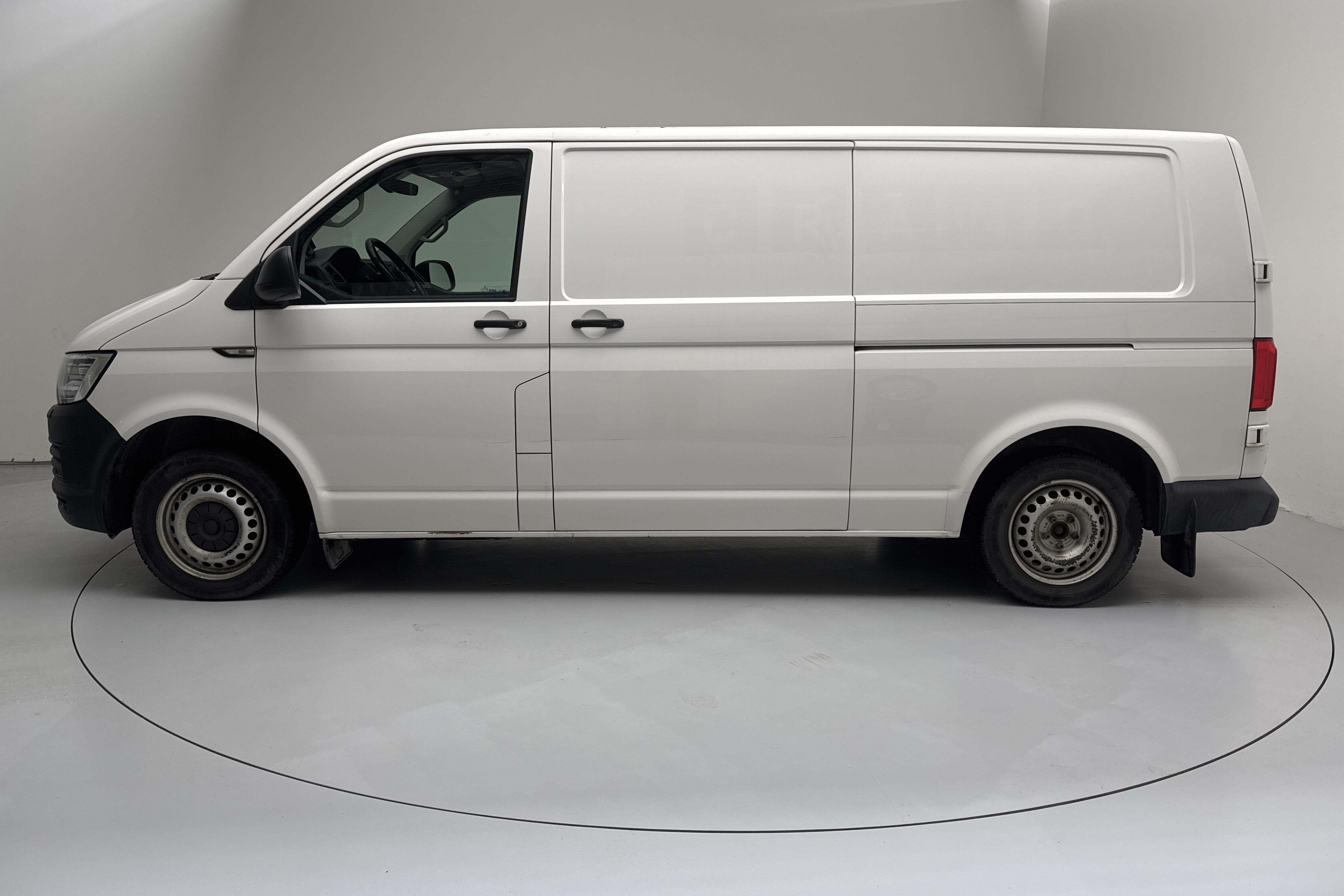 VW Transporter T32 2.0 TDI BMT Skåp 4MOTION (150hk) - 13 725 mil - Automat - vit - 2019