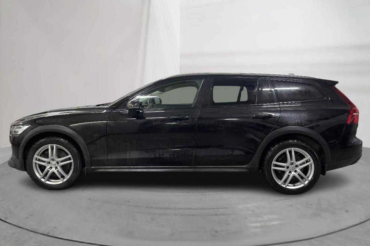 Volvo V60 B4 Cross Country AWD Mildhybrid, Diesel (197hk) - 14 562 mil - Automat - svart - 2022