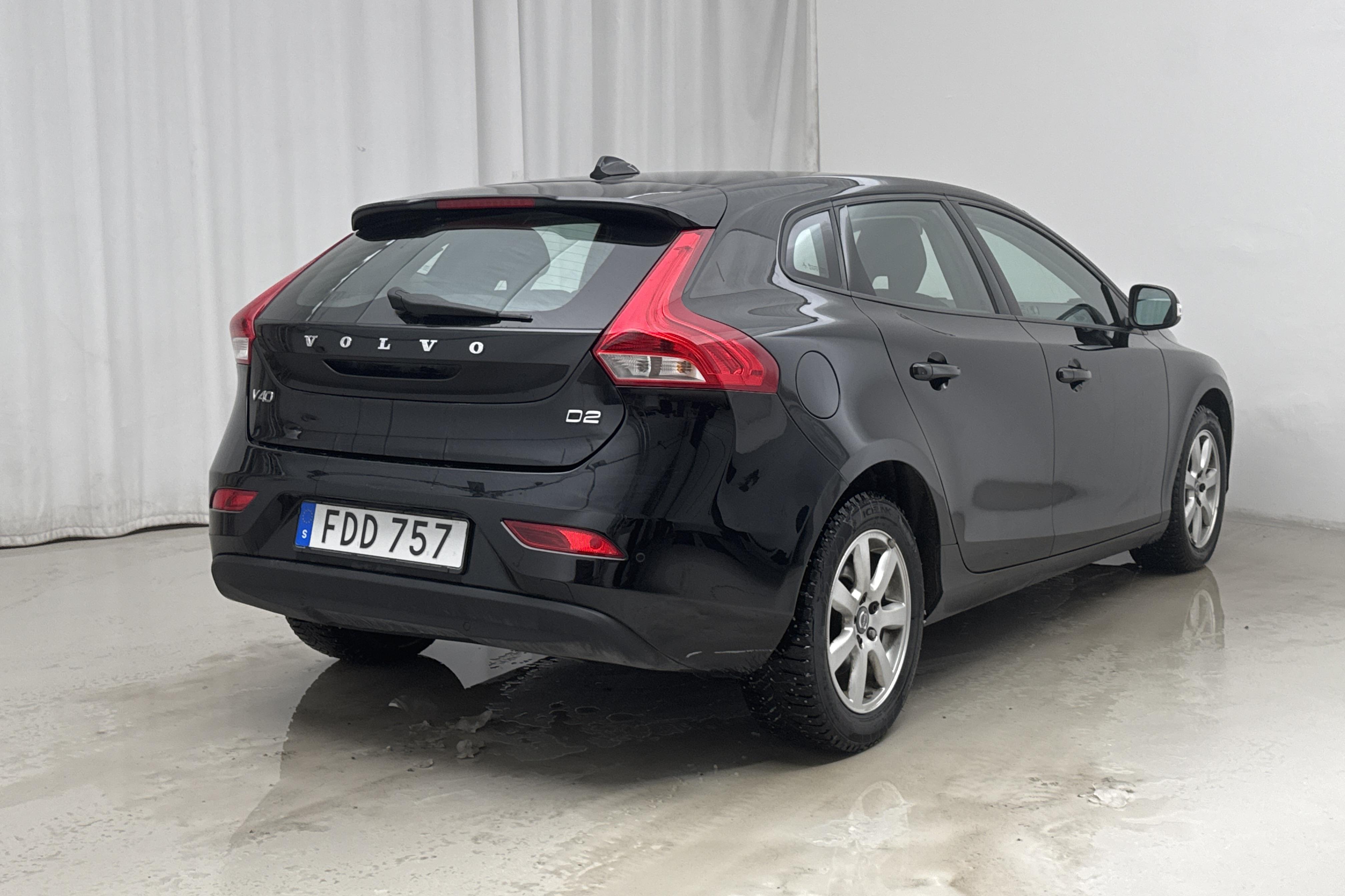 Volvo V40 D2 (120hk) - 134 970 km - Manualna - czarny - 2016