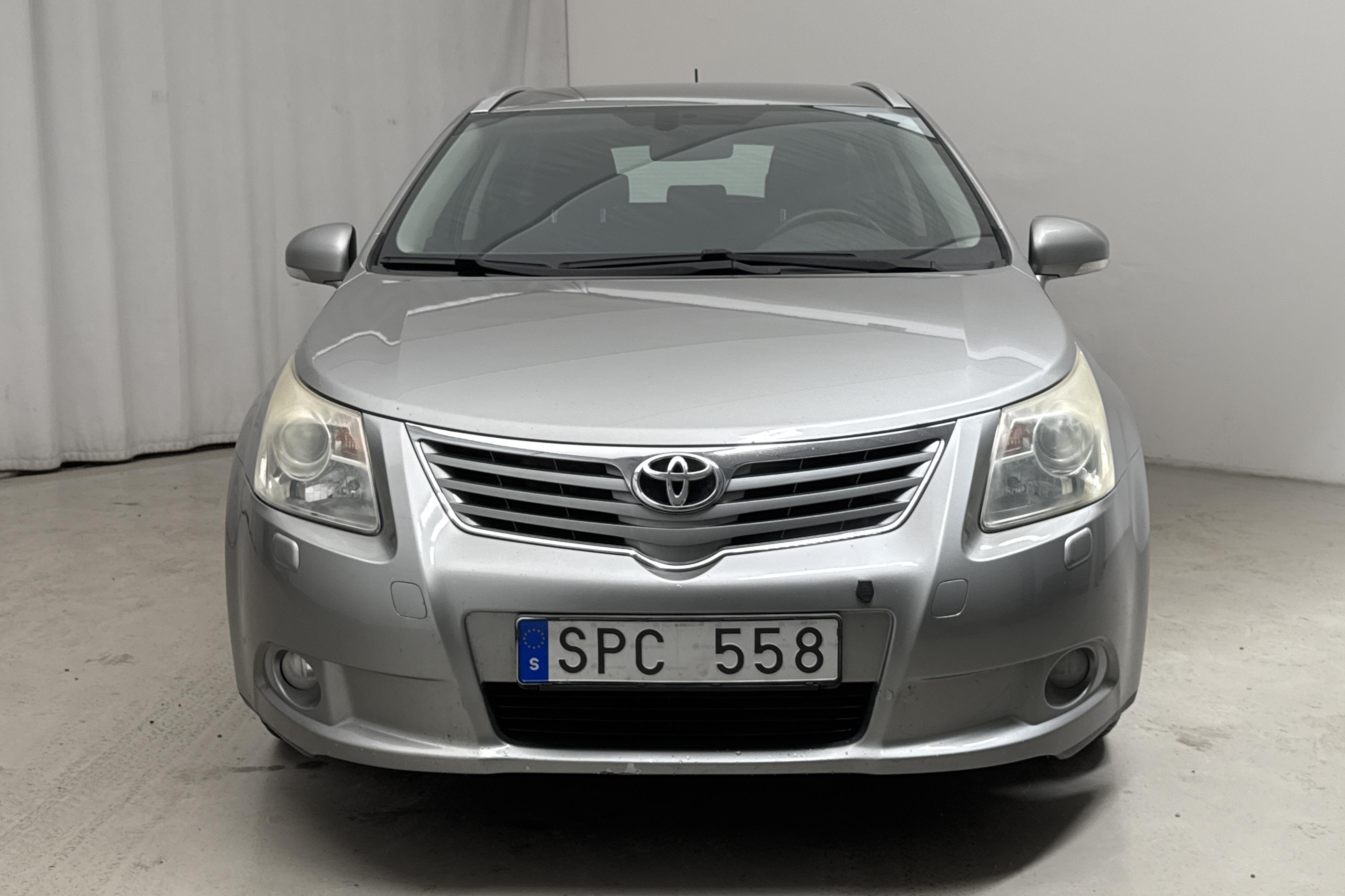 Toyota Avensis 2.0 Kombi (152hk) - 21 225 mil - Manuell - Light Grey - 2009