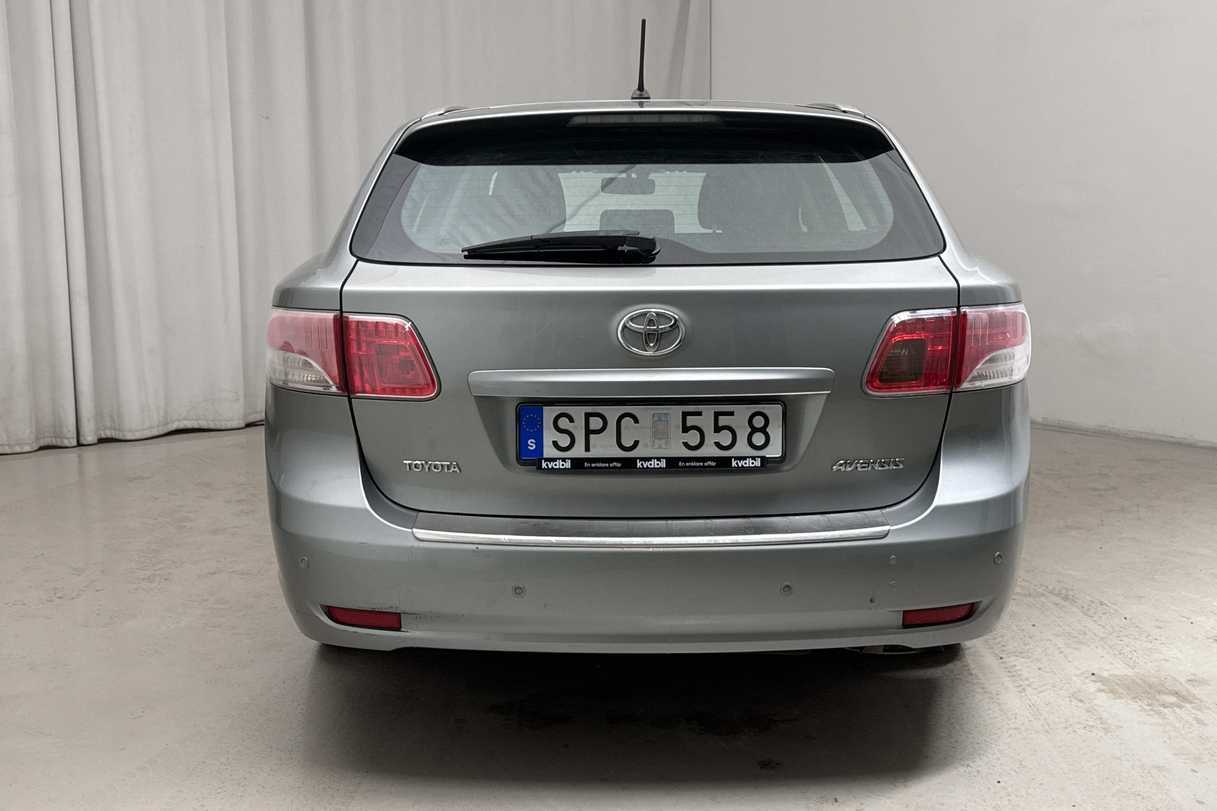 Toyota Avensis 2.0 Kombi (152hk) - 21 225 mil - Manuell - Light Grey - 2009