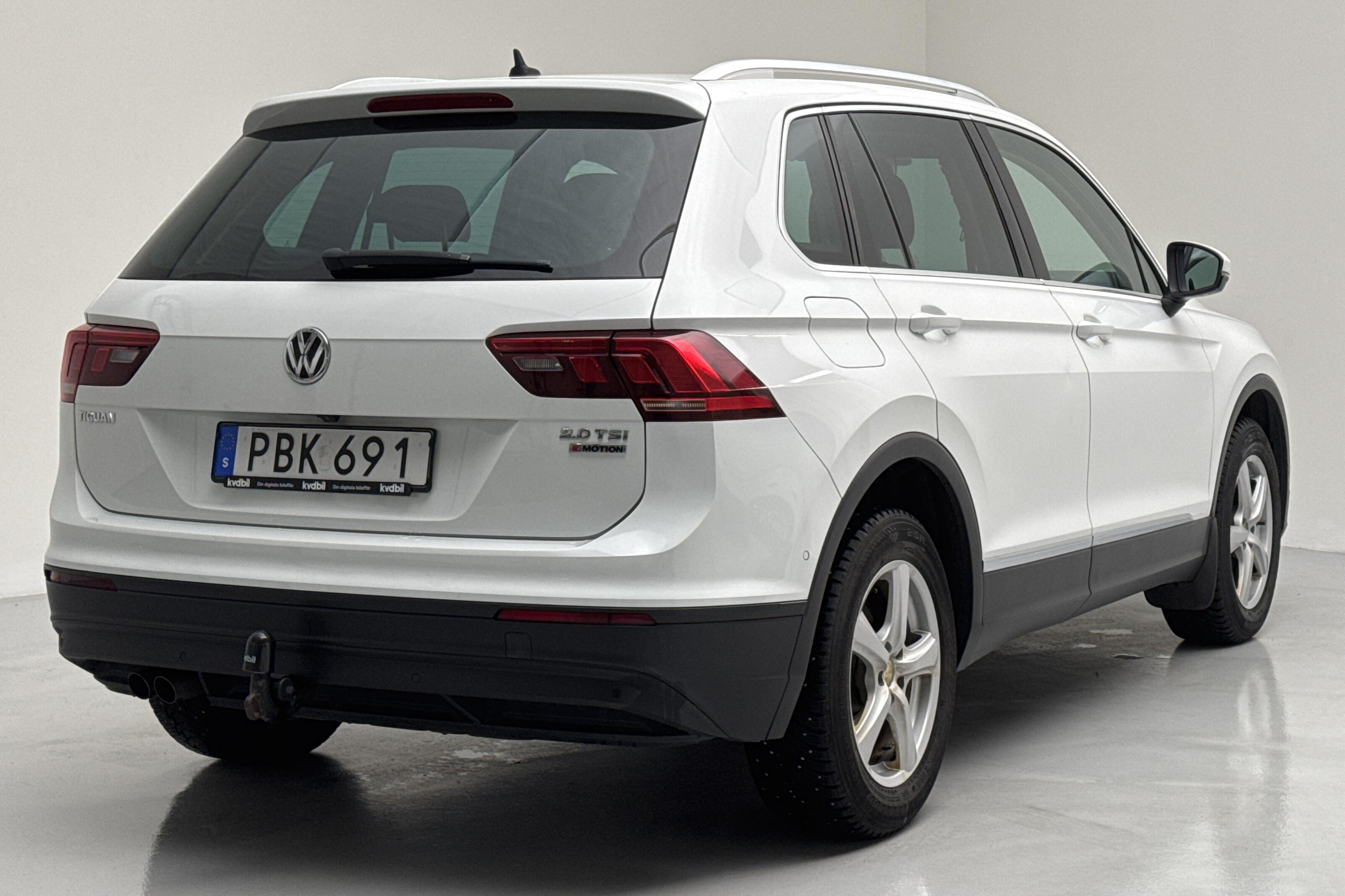 VW Tiguan 2.0 TSI 4MOTION (180hk) - 125 200 km - Manual - white - 2017