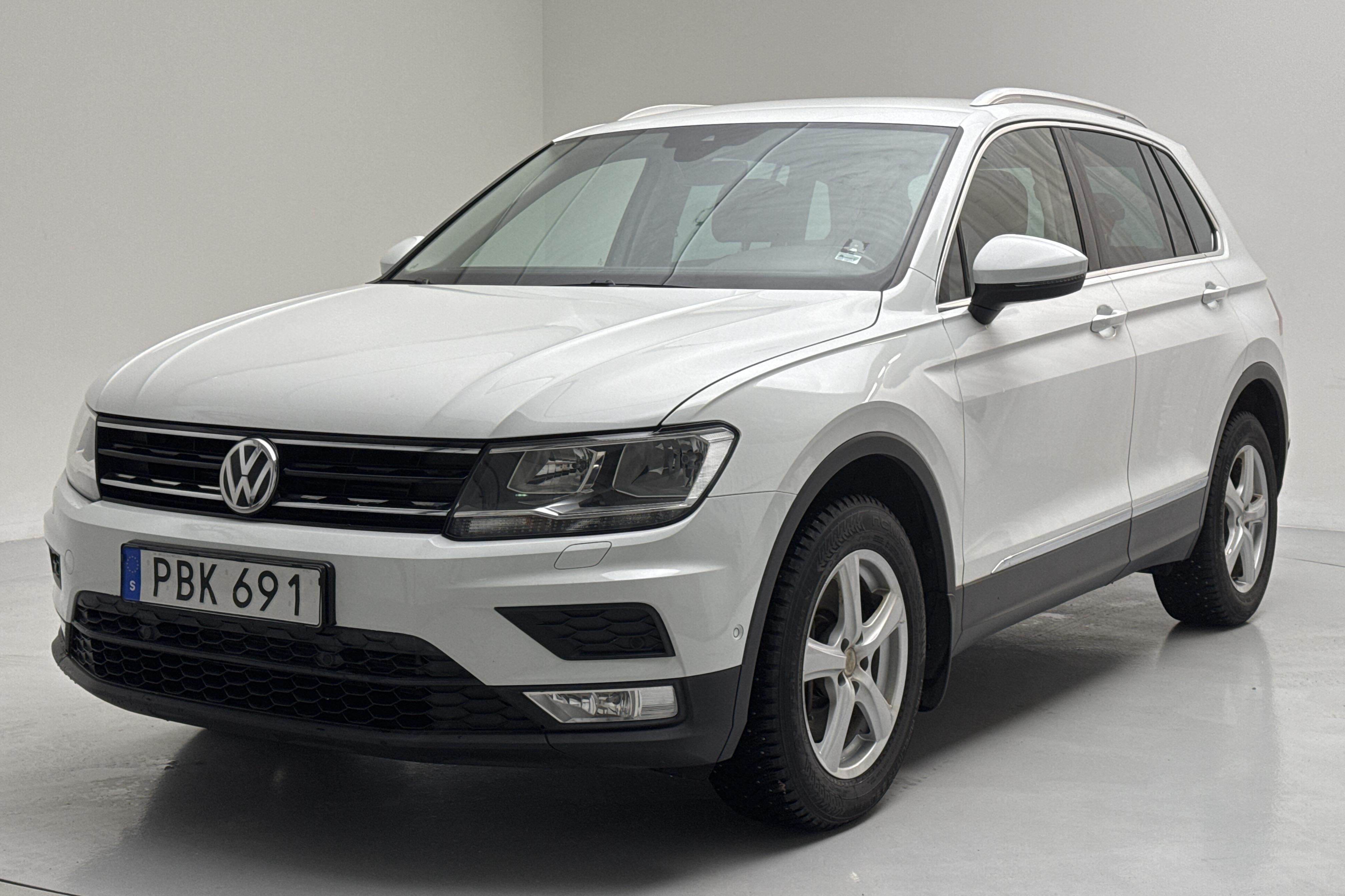 VW Tiguan 2.0 TSI 4MOTION (180hk) - 125 200 km - Manual - white - 2017