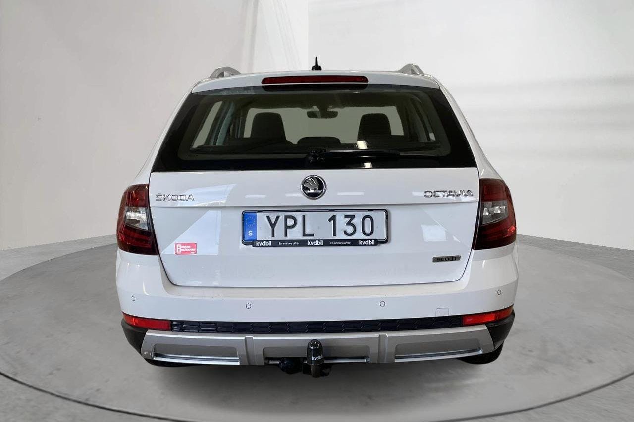 Skoda Octavia Scout II 2.0 TDI 4X4 (150hk) - 179 460 km - Manualna - biały - 2018