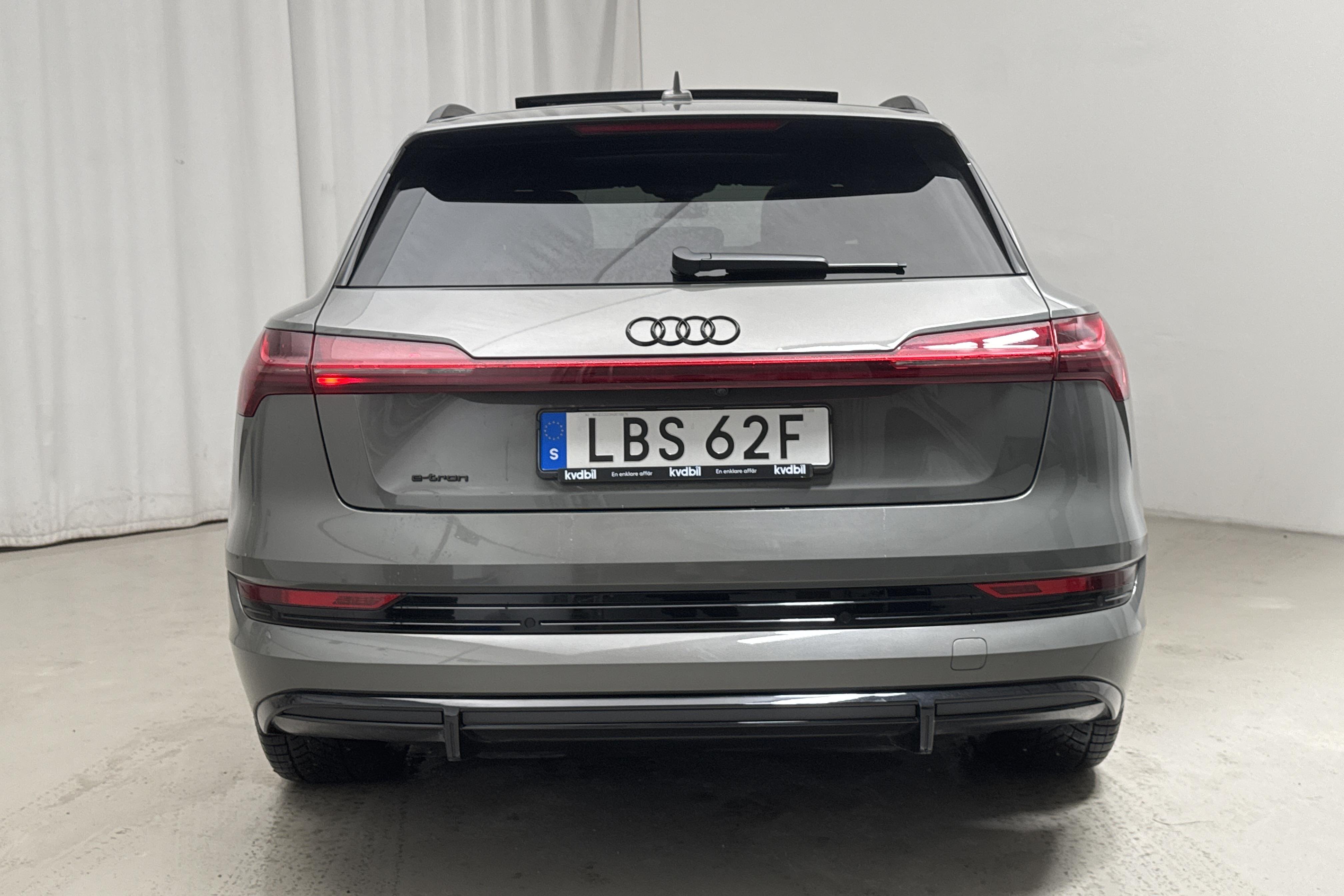 Audi e-tron 55 quattro 95 kWh (360hk) - 7 155 mil - Automat - grå - 2022