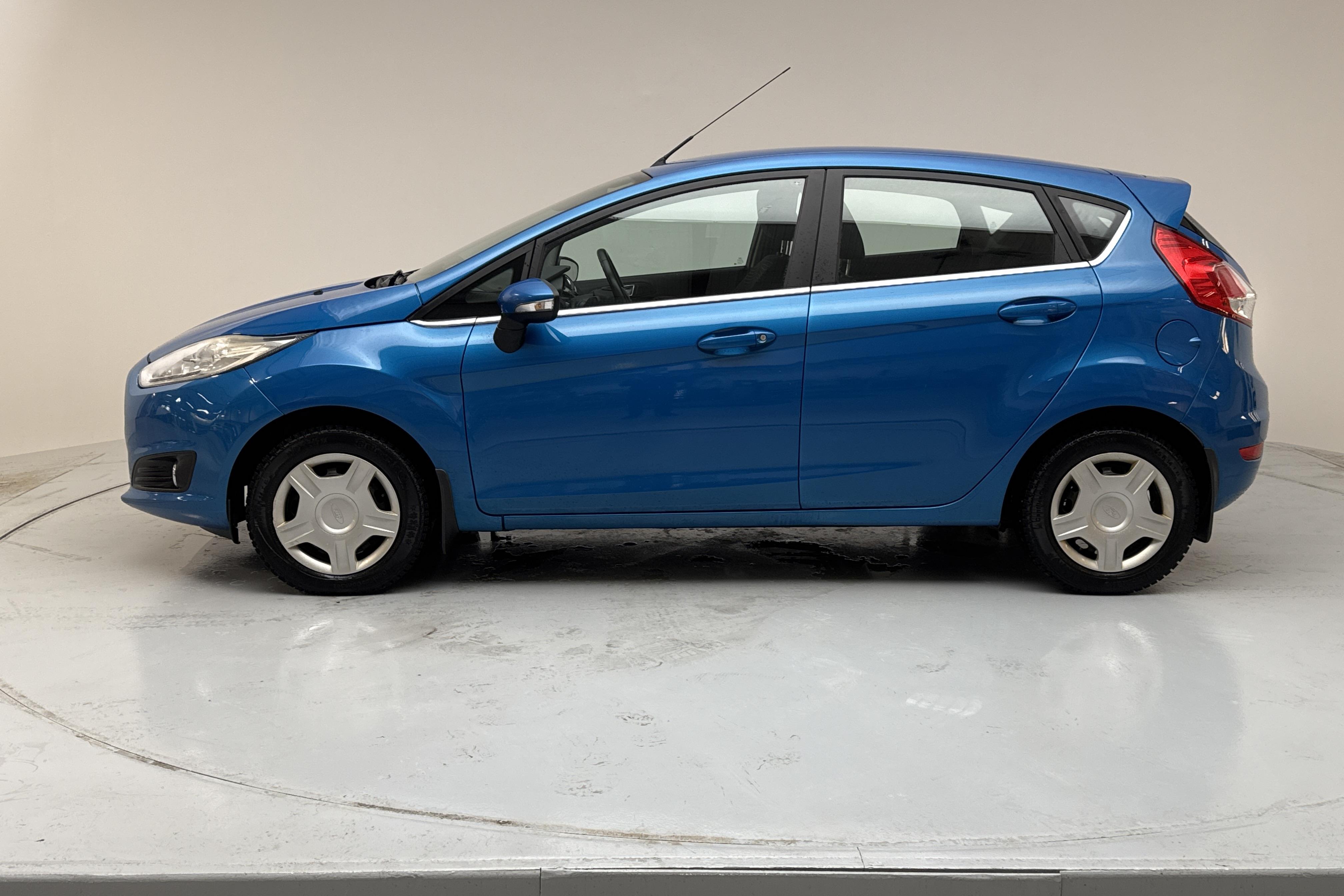 Ford Fiesta 1.0 5dr (80hk) - 12 039 mil - Manuell - blå - 2014