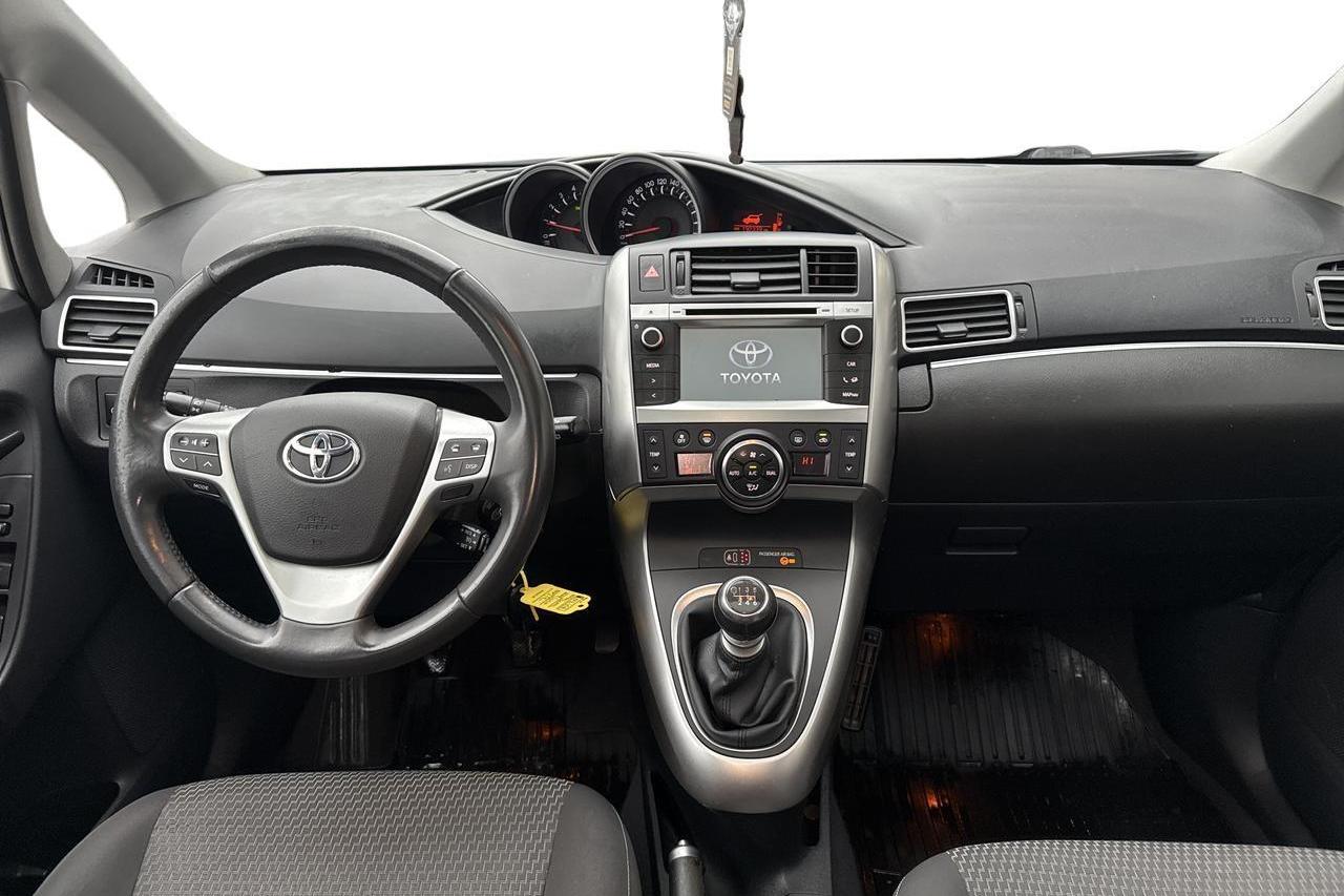 Toyota Verso 1.6 D-4D DPF (112hk) - 19 234 mil - Manuell - vit - 2014