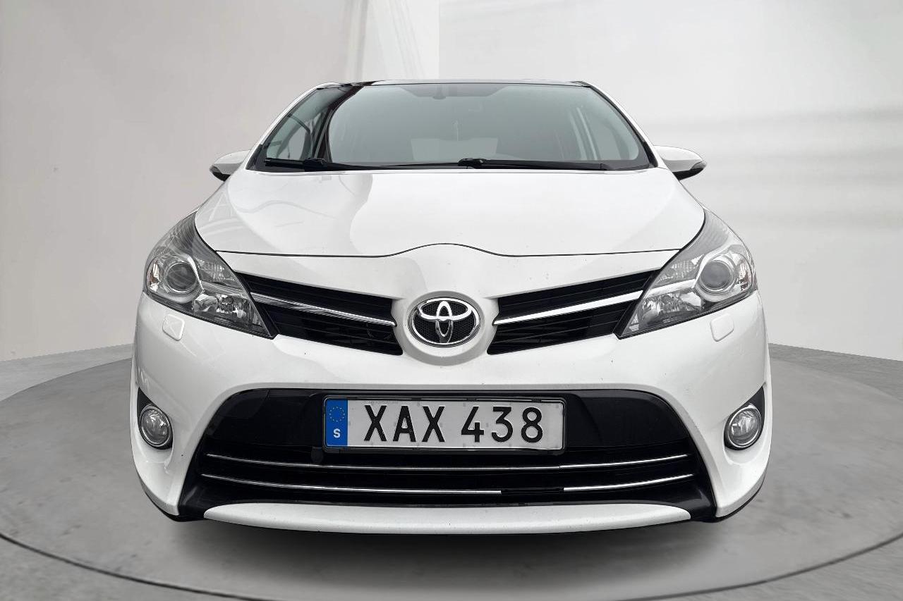 Toyota Verso 1.6 D-4D DPF (112hk) - 19 234 mil - Manuell - vit - 2014