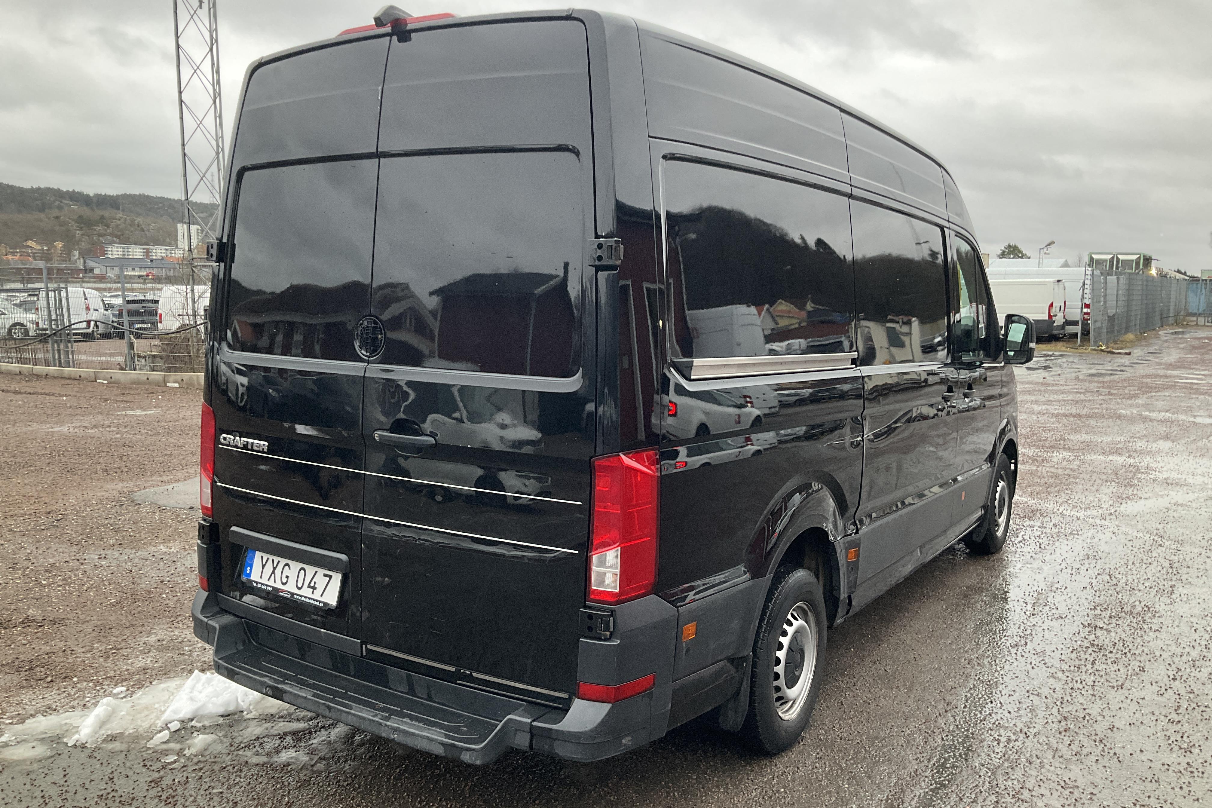 VW Crafter 35 2.0 TDI Skåp (177hk) - 29 452 mil - Automat - svart - 2019