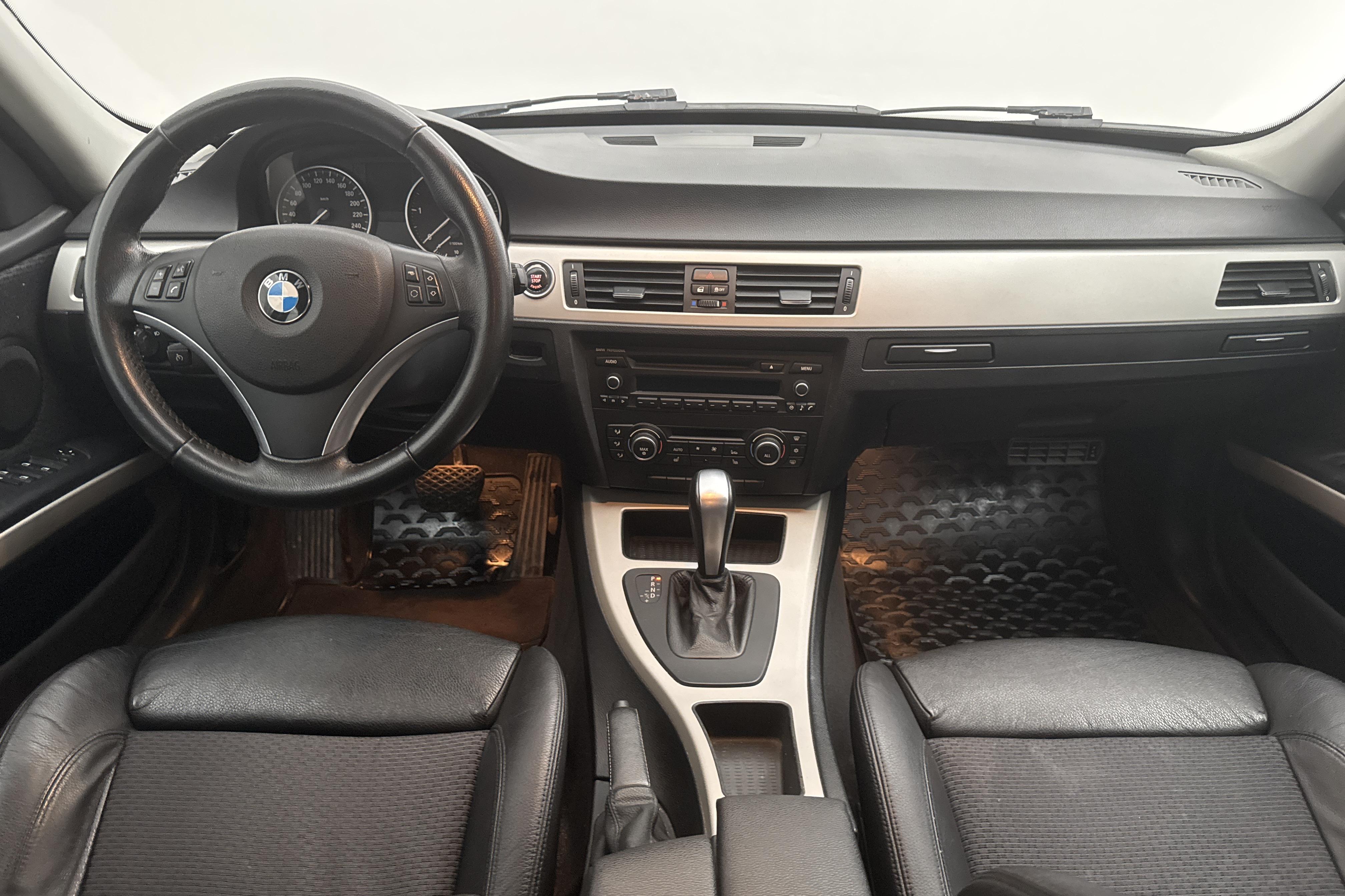 BMW 320d xDrive Touring, E91 (184hk) - 287 320 km - Automatic - black - 2012