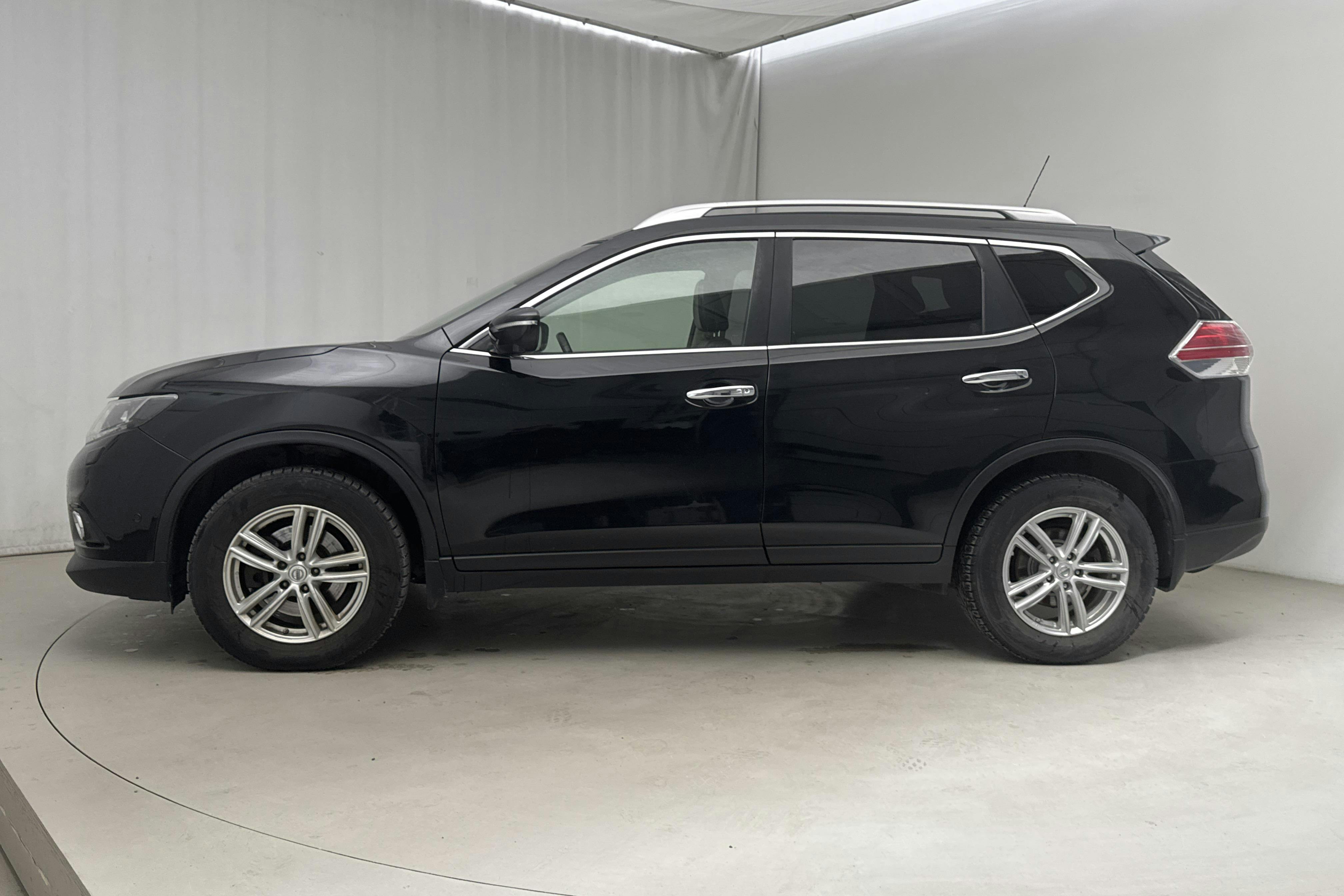 Nissan X-trail 1.6 dCi 2WD (130hk) - 156 650 km - Automatic - black - 2017