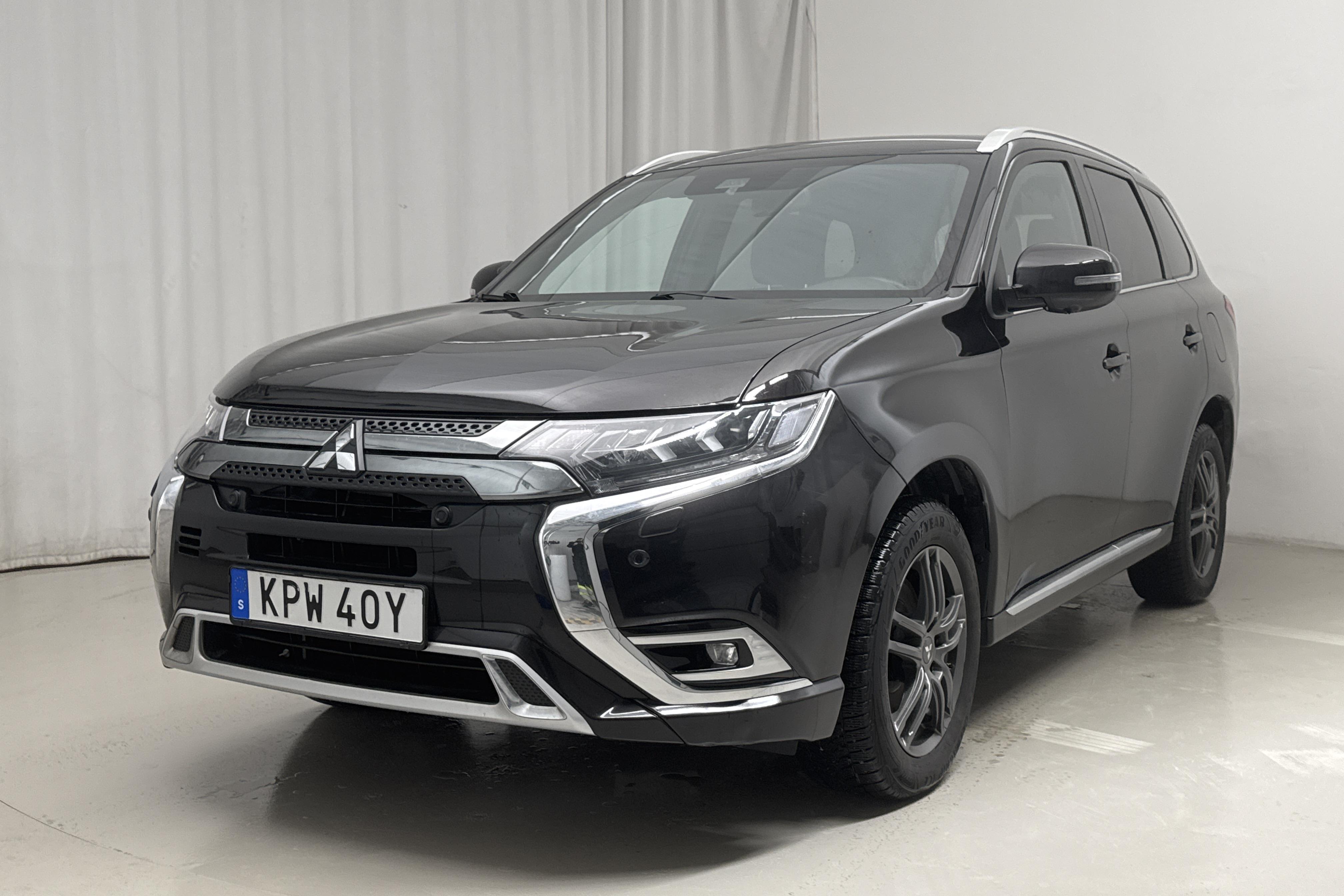 Mitsubishi Outlander 2.4 Plug-in Hybrid 4WD (136hk) - 6 976 mil - Automat - svart - 2020