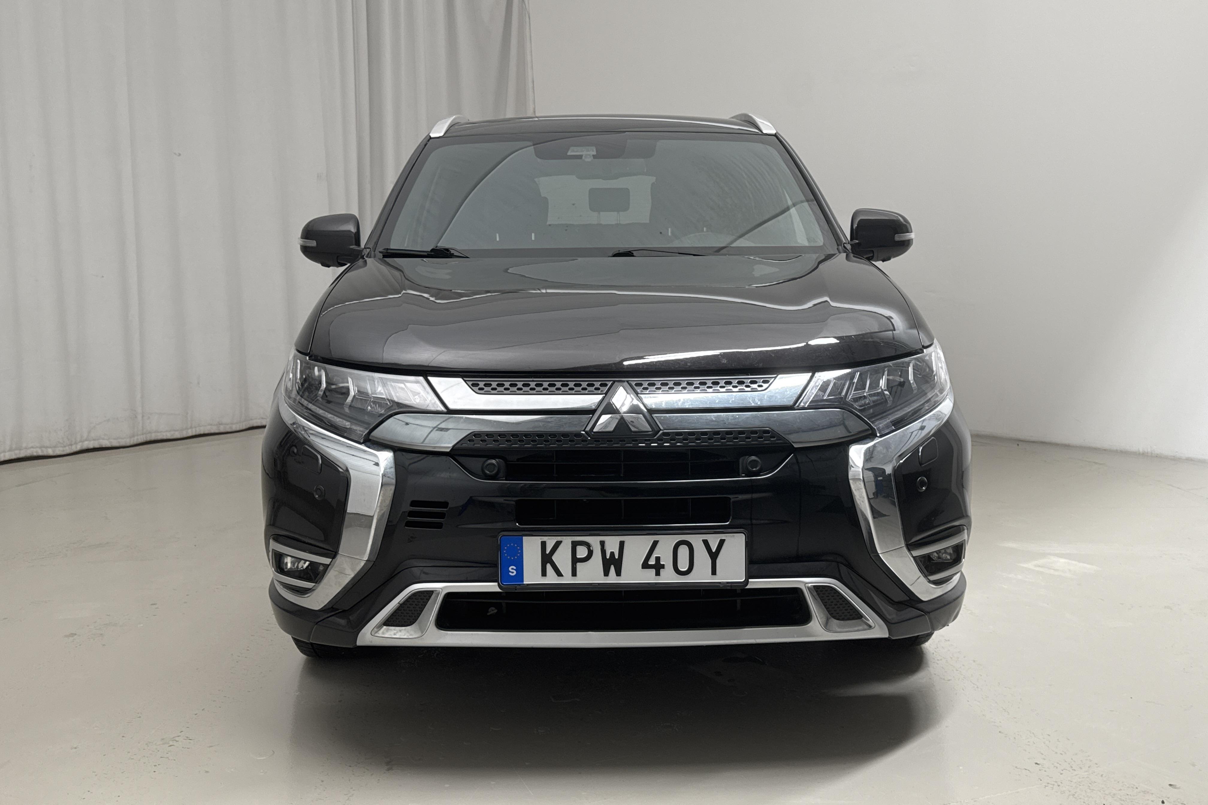 Mitsubishi Outlander 2.4 Plug-in Hybrid 4WD (136hk) - 6 976 mil - Automat - svart - 2020