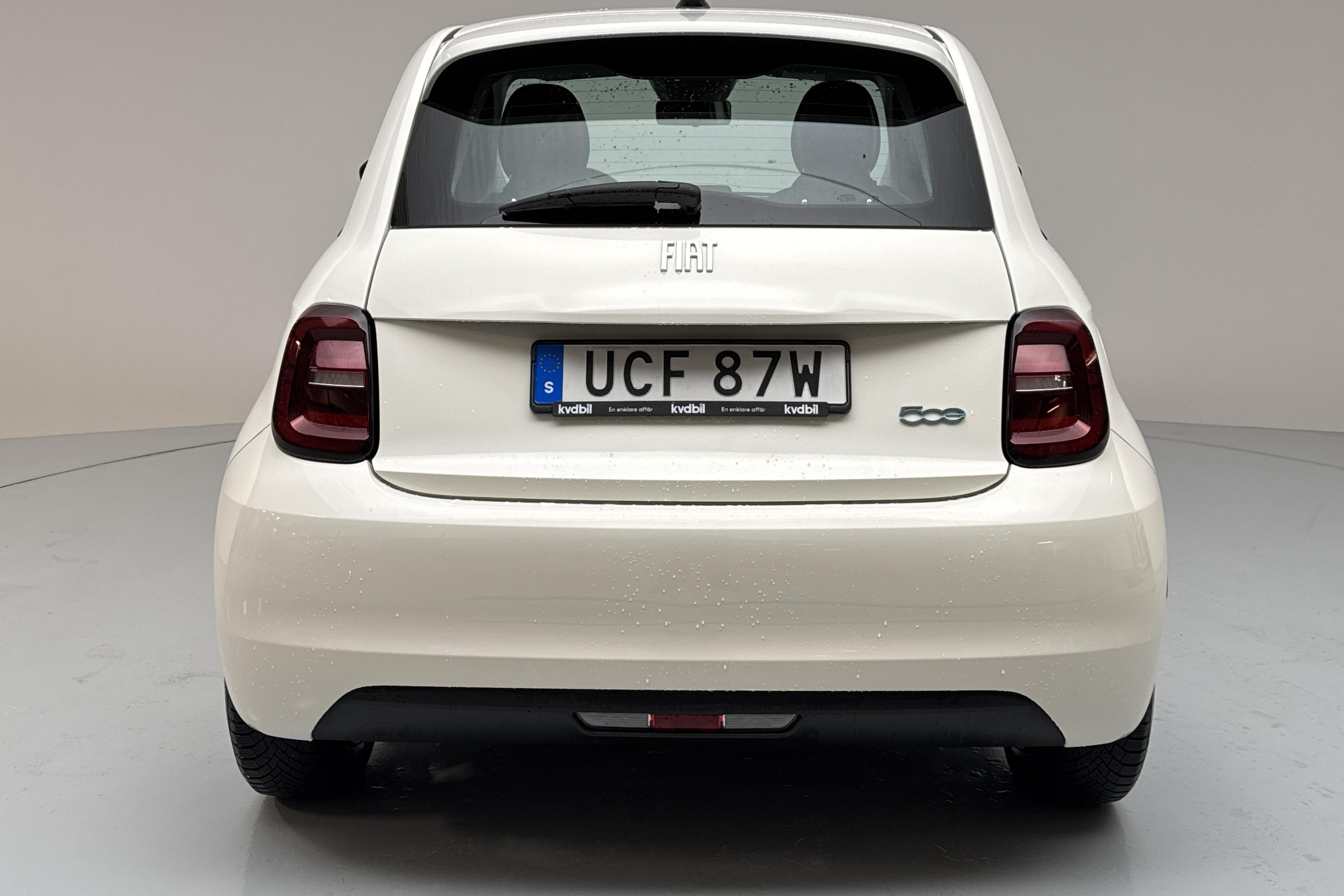 Fiat 500e 23.7 kWh (95hk) - 4 683 mil - Automat - vit - 2022