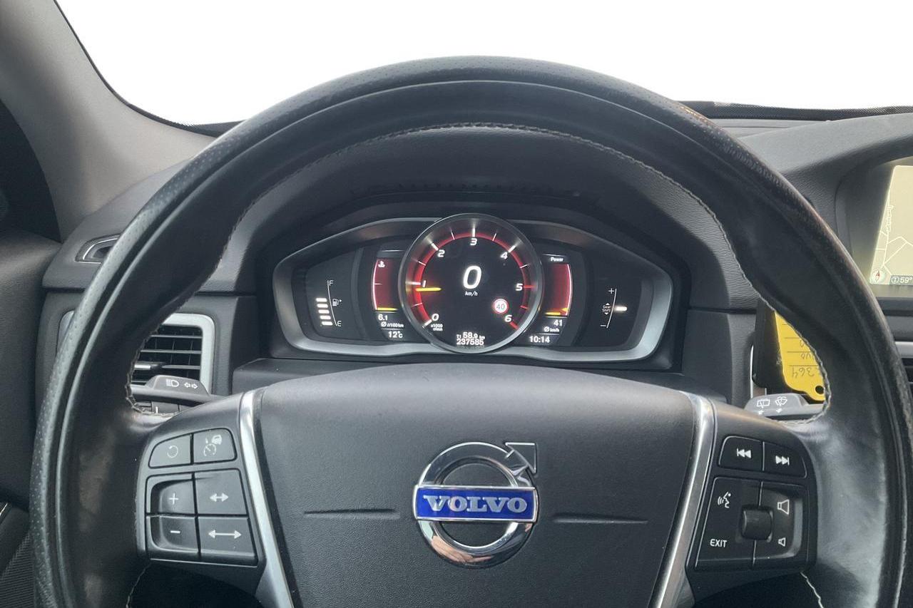 Volvo V70 II D4 (181hk) - 23 759 mil - Manuell - grå - 2015