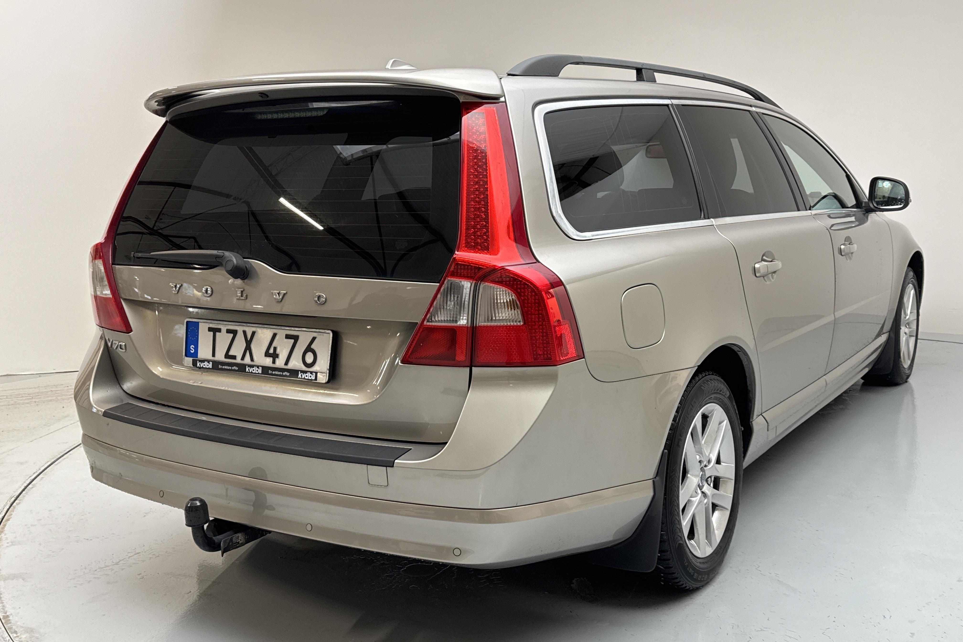 Volvo V70 II D3 (163hk) - 287 200 km - Manuaalinen - Light Brown - 2012