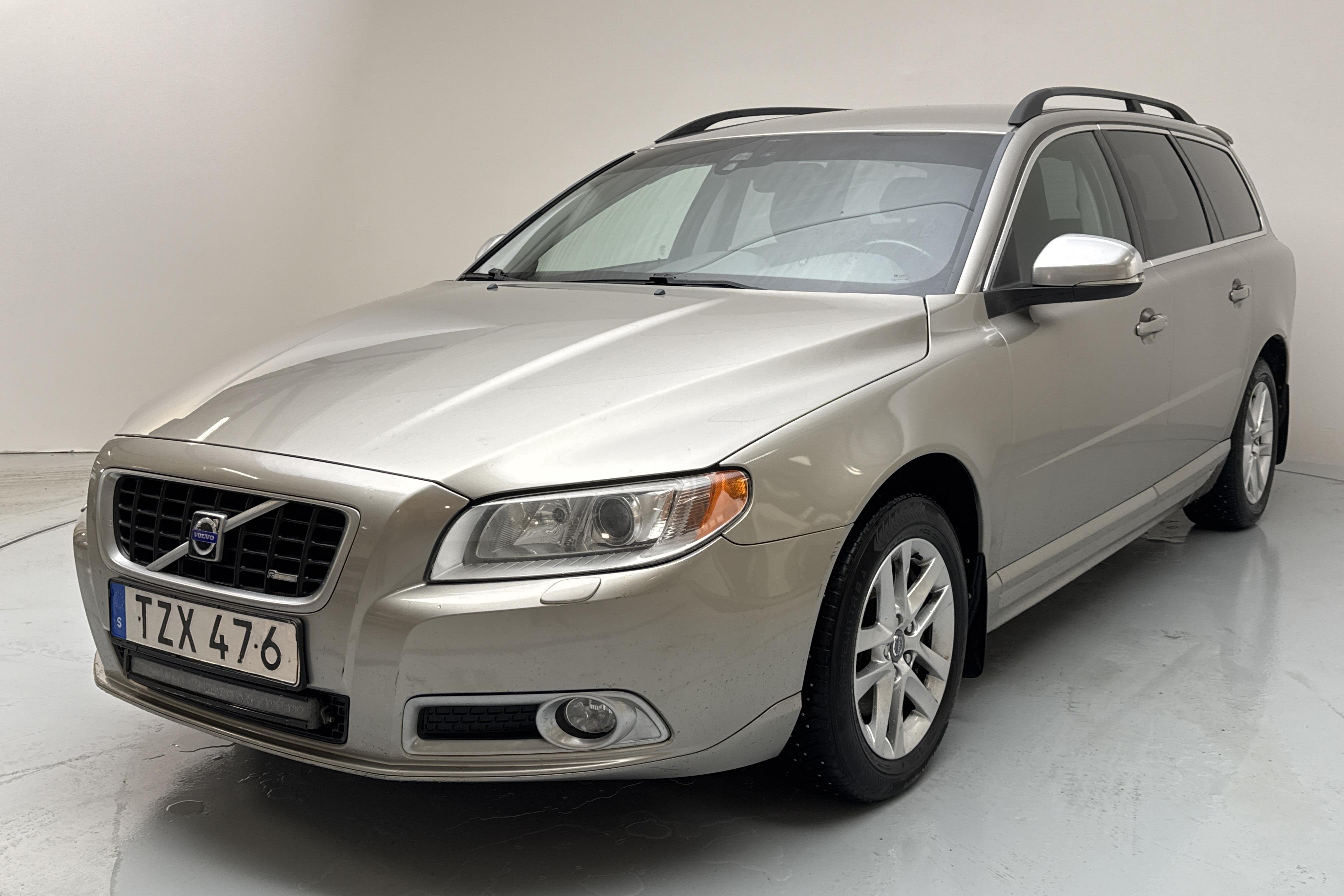 Volvo V70 II D3 (163hk) - 287 200 km - Manuaalinen - Light Brown - 2012