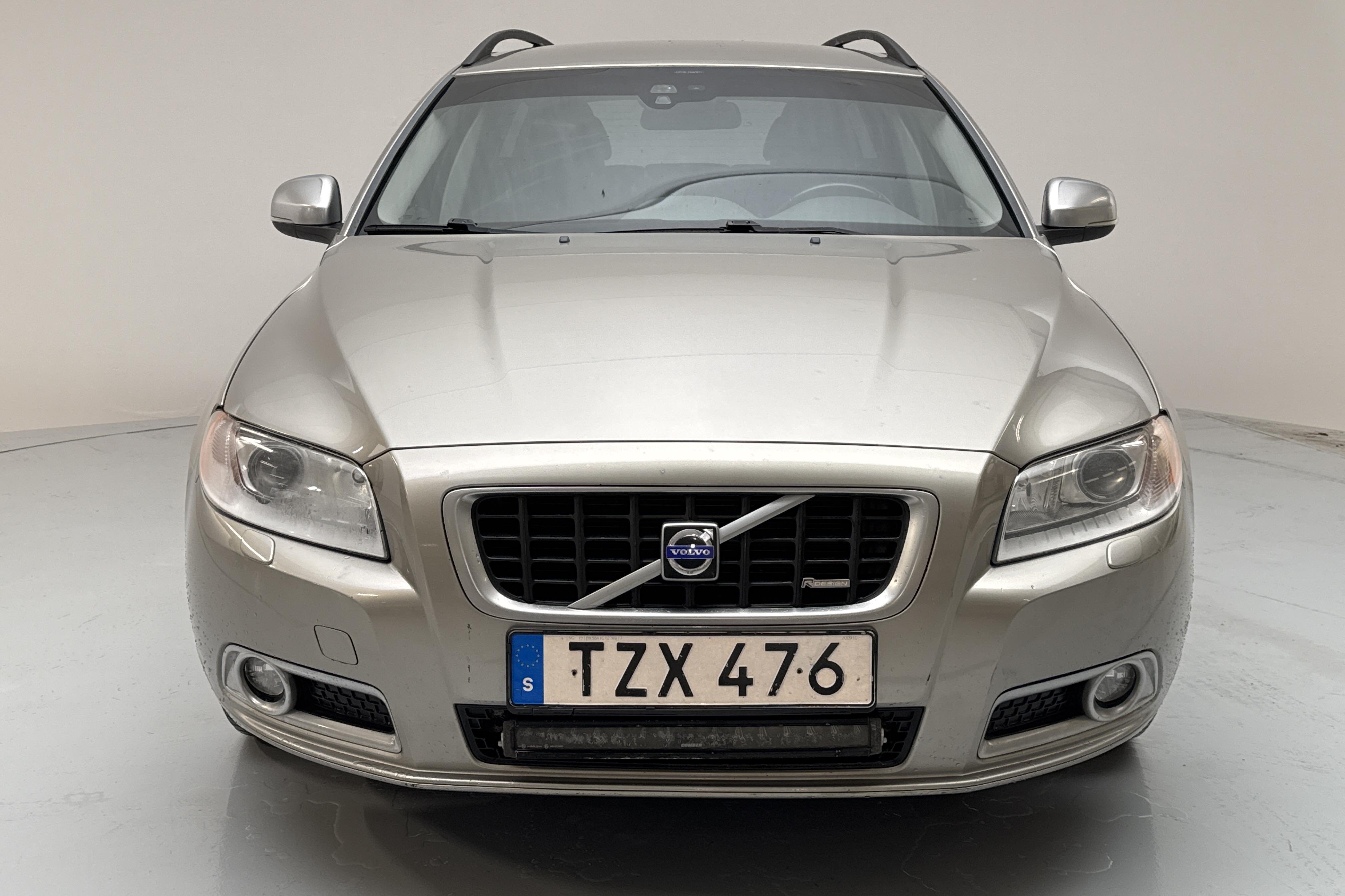 Volvo V70 II D3 (163hk) - 287 200 km - Manuaalinen - Light Brown - 2012