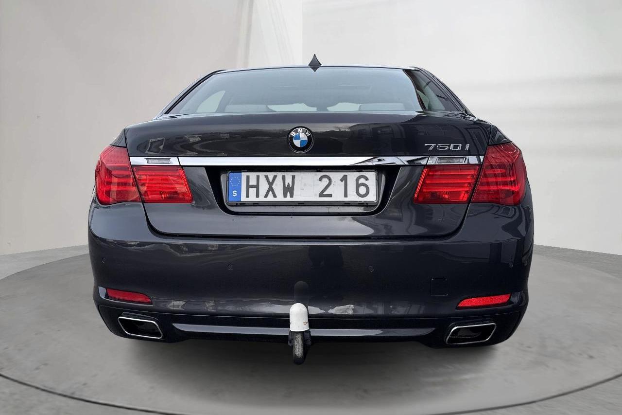 BMW 750i Sedan, F01 (407hk) - 14 771 mil - Automat - grå - 2009