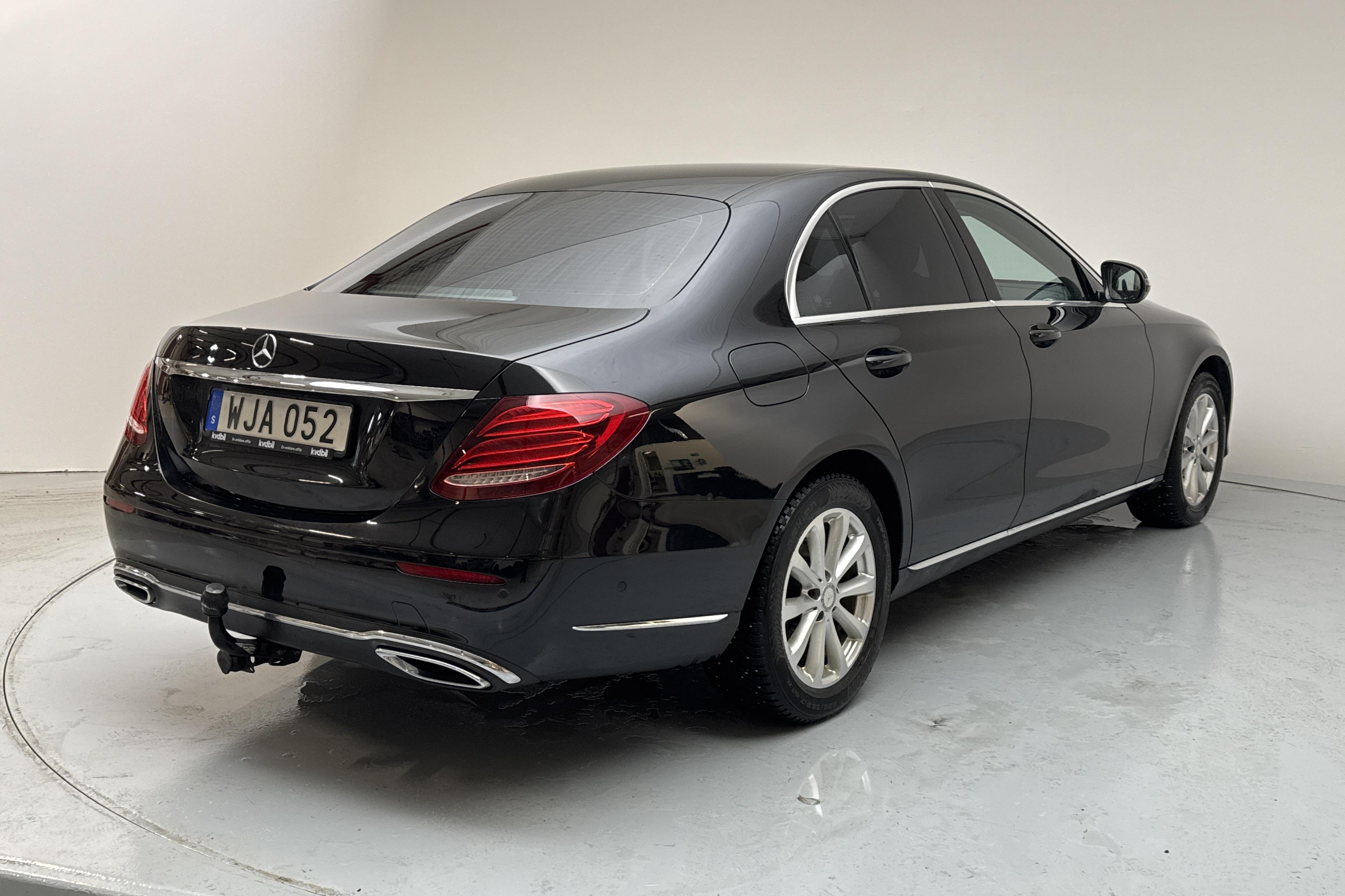 Mercedes E 220 d Sedan W213 (194hk) - 115 490 km - Automatic - black - 2017